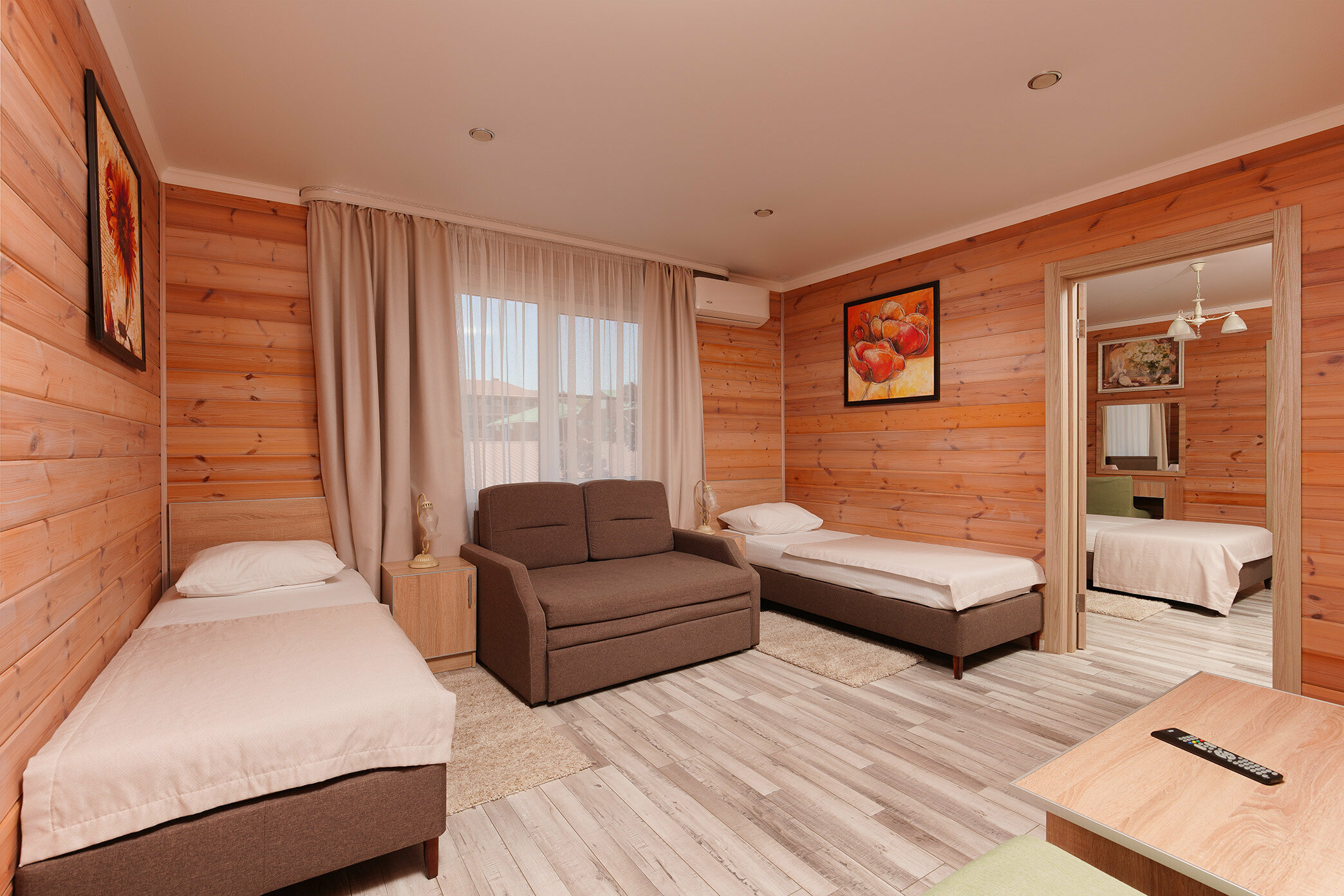 4-х местный 3-х комнатный номер Евростандарт (деревянный коттедж)