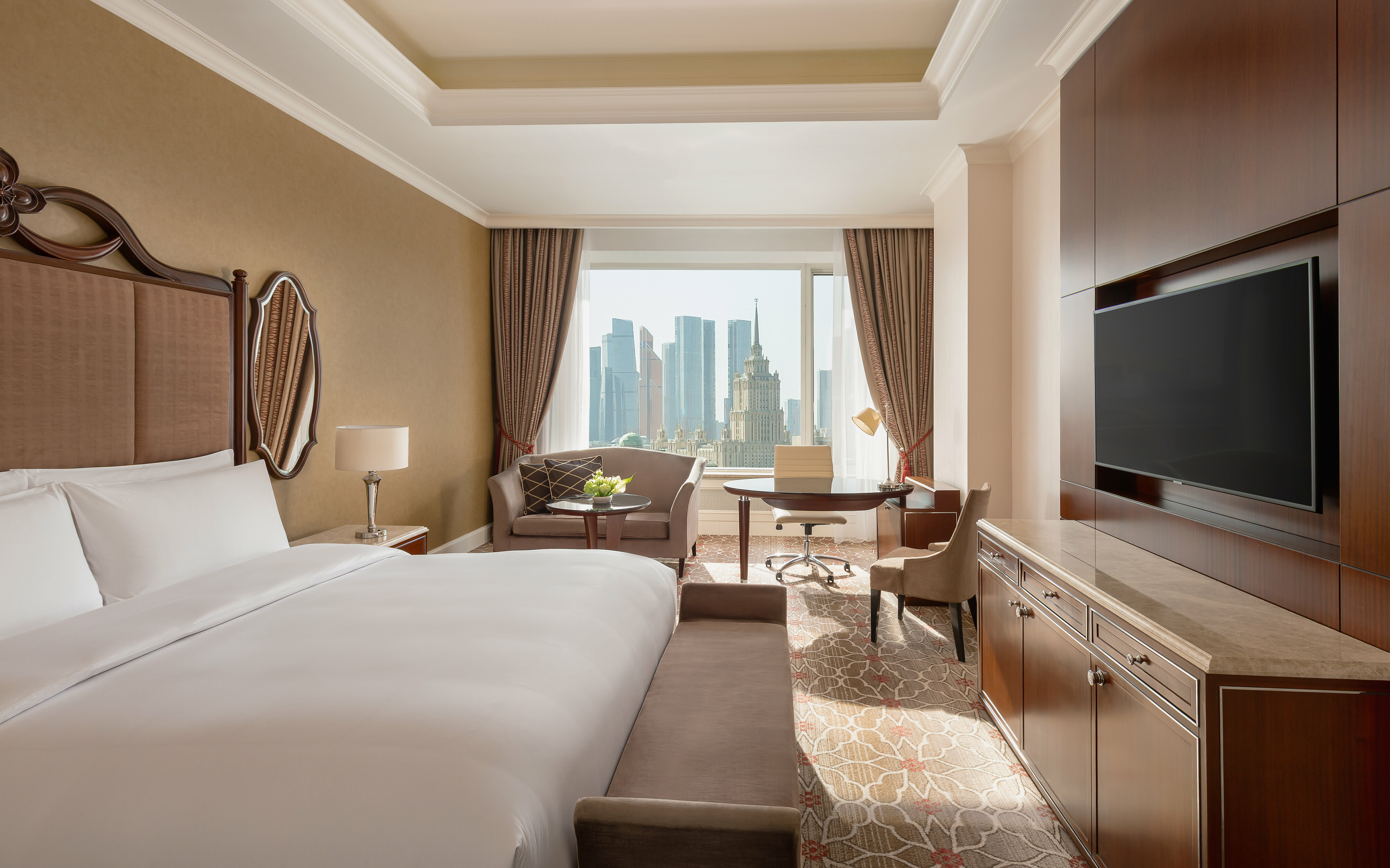 Делюкс с одной большой кроватью