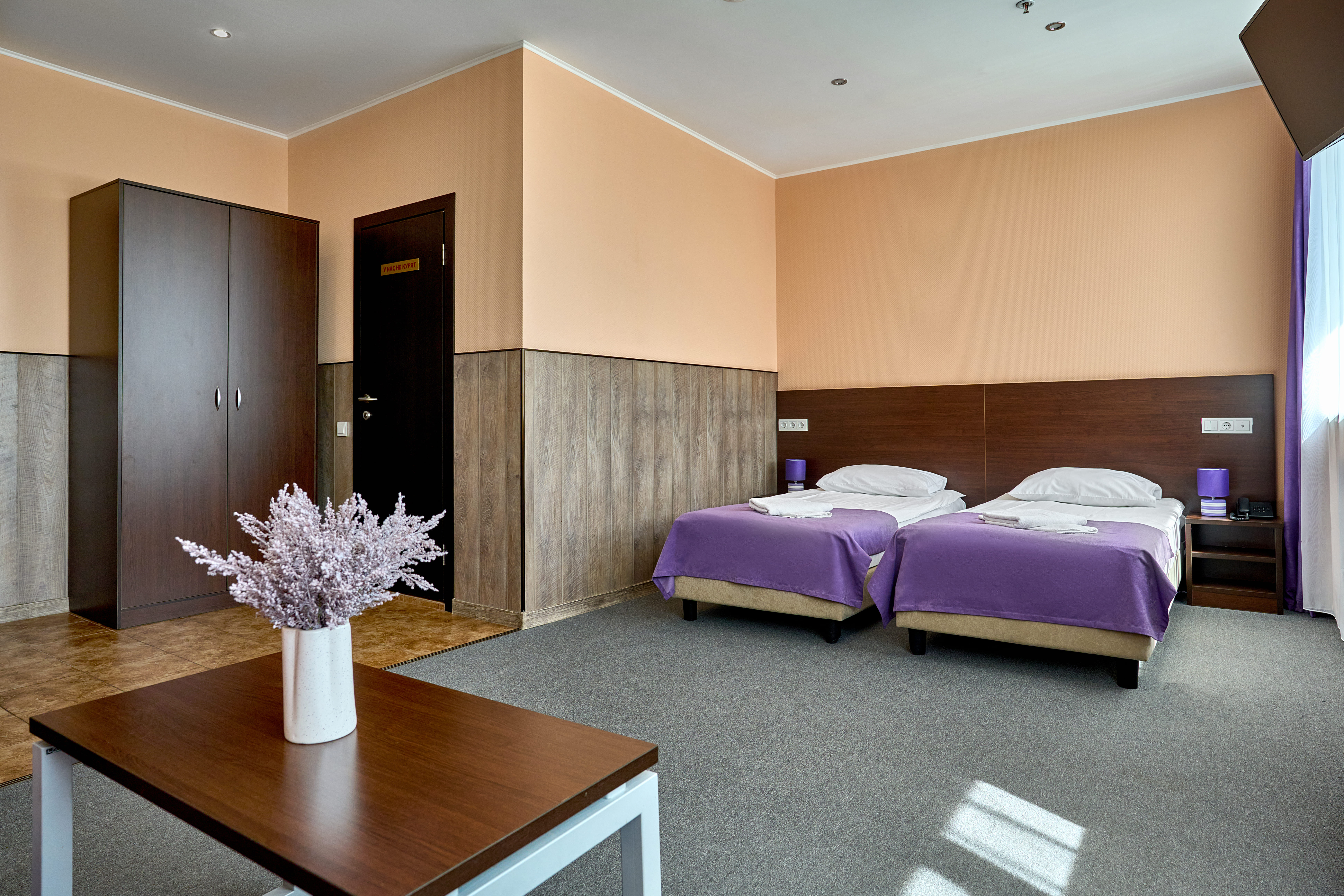 Улучшенный двухместный номер с 2 отдельными кроватями