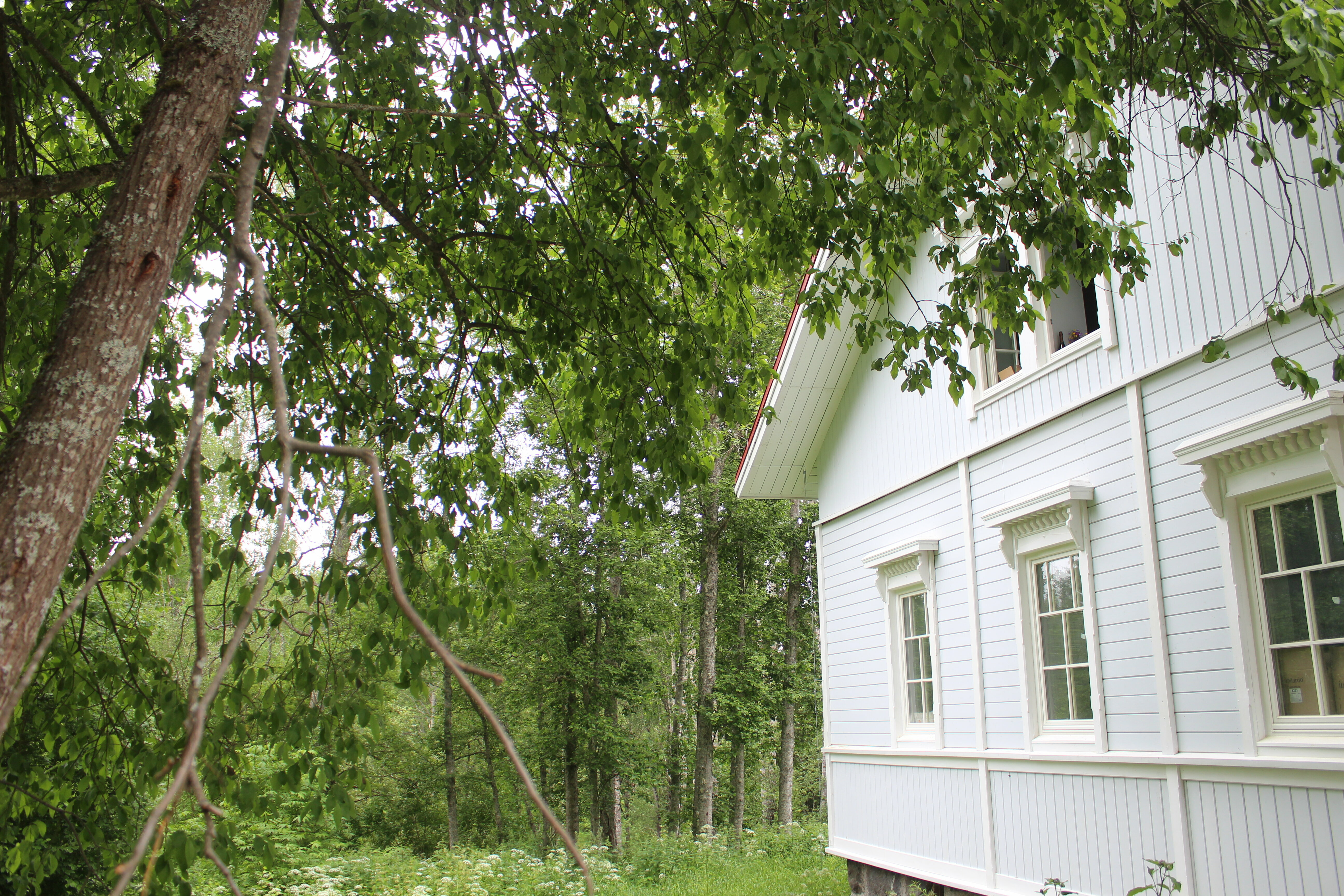 Семейный номер с видом на сад