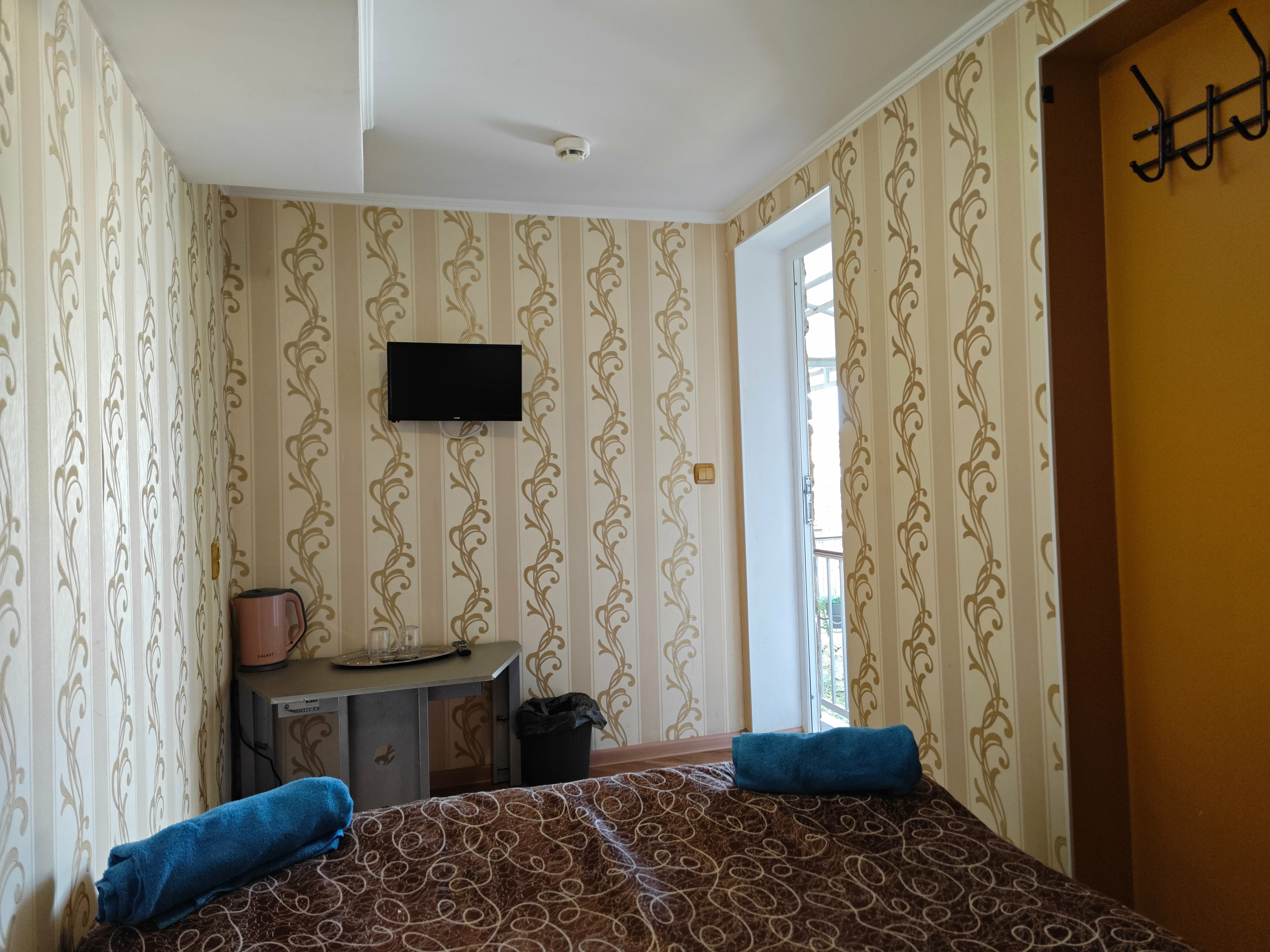 Двухместный номер с 1 кроватью и общей ванной комнатой