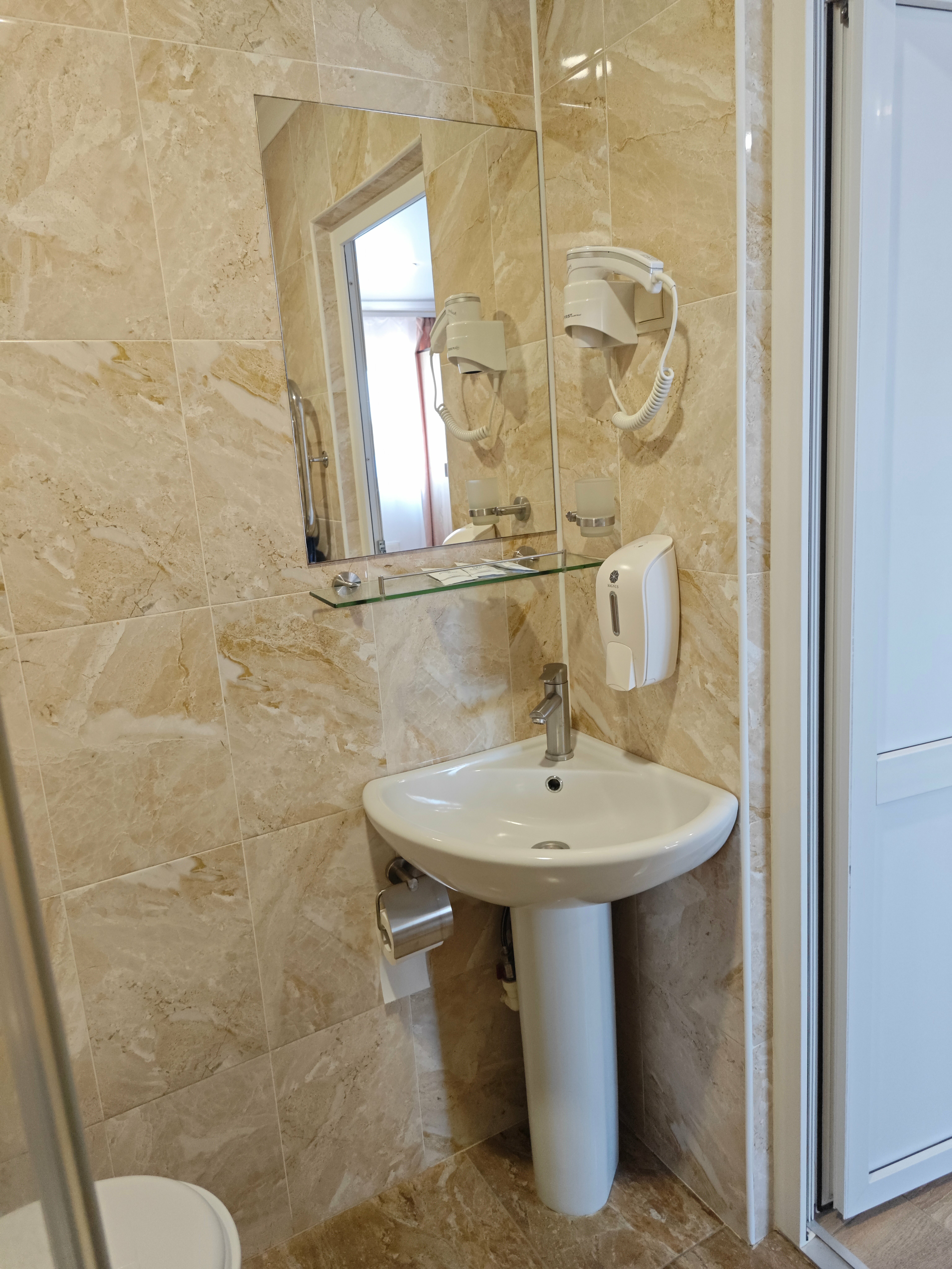 Стандартный трехместный номер