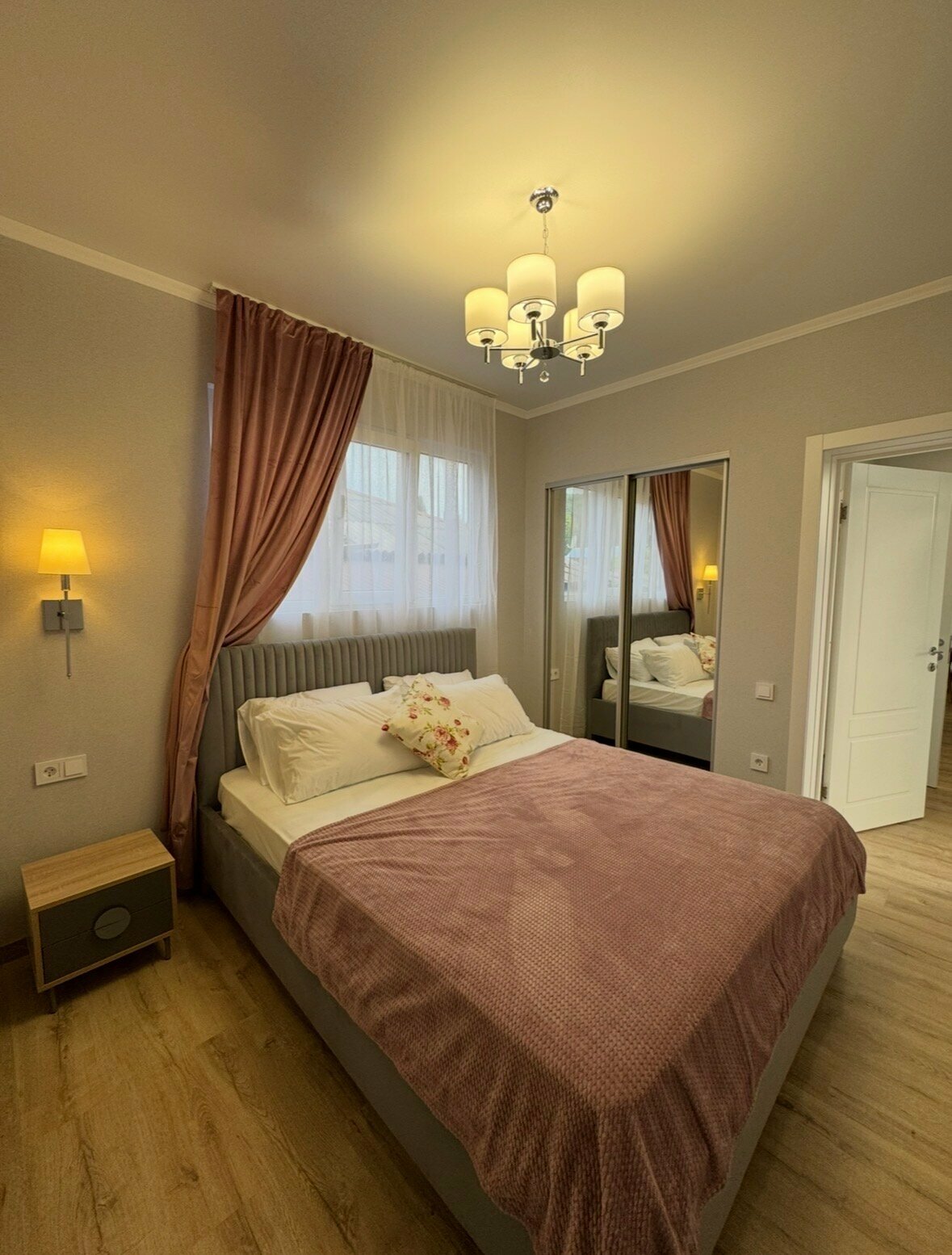 Апартаменты с балконом "Grey"