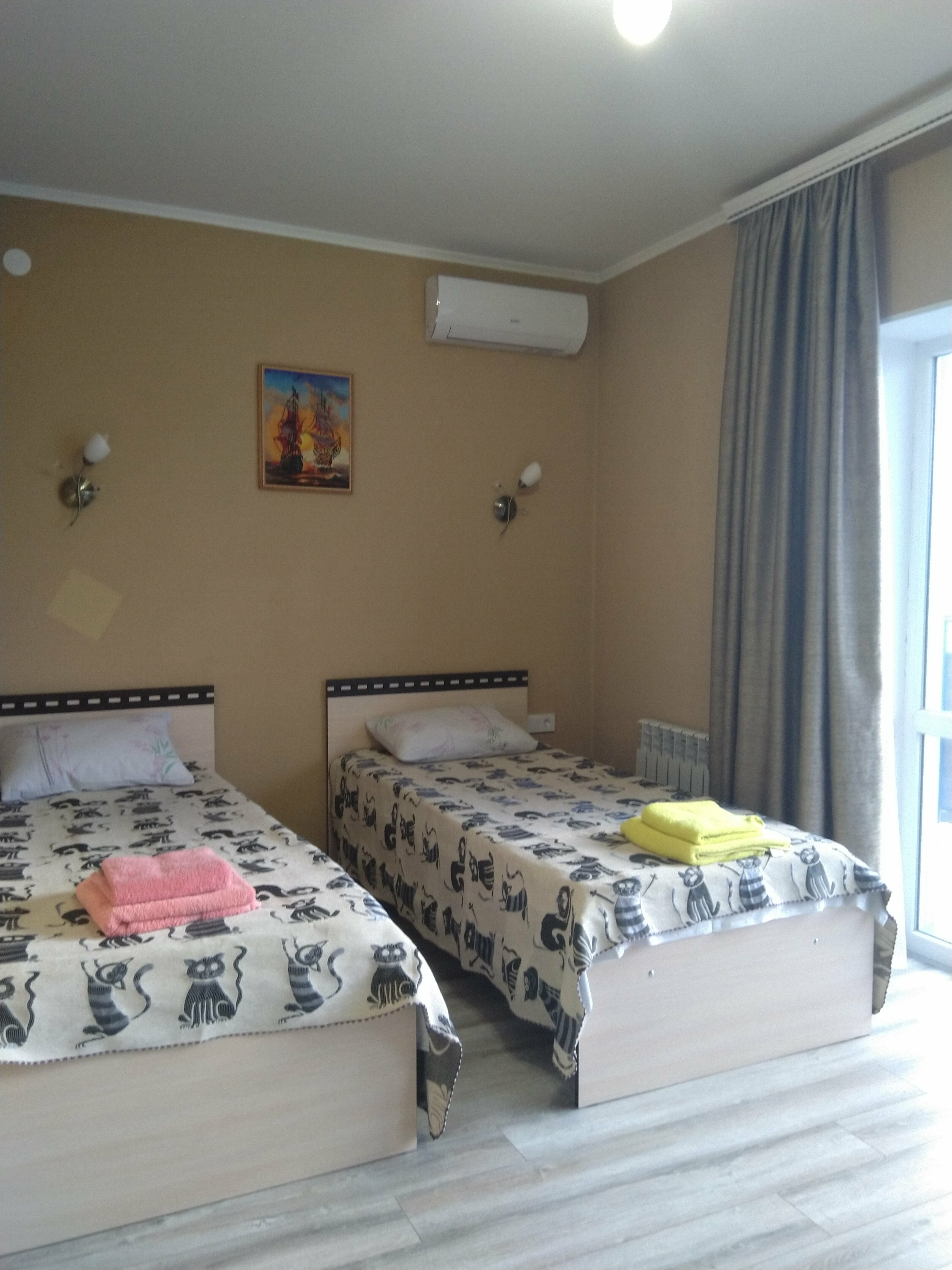 Cемейный номер с собственной ванной комнатой