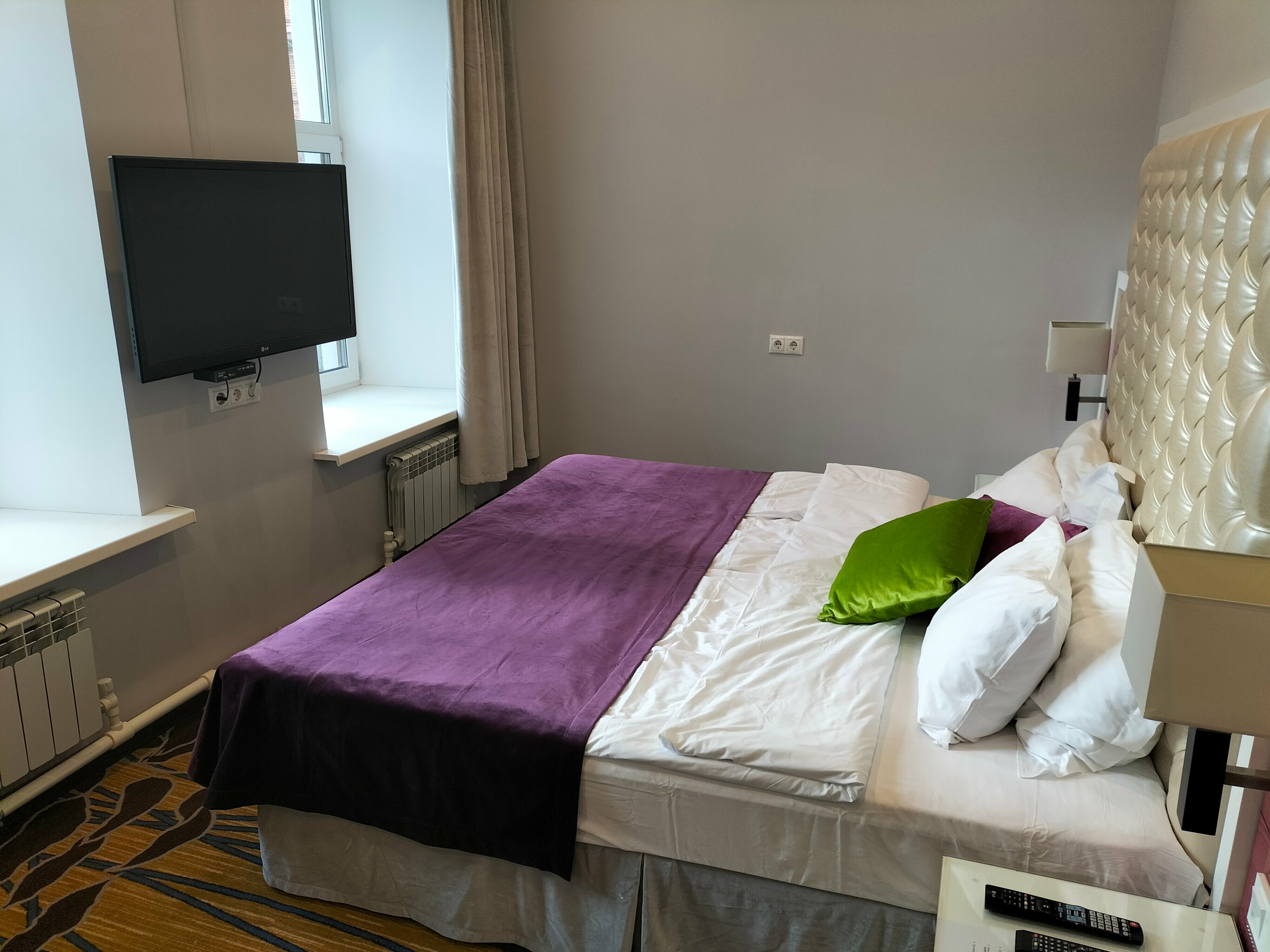 Двухместный номер с двуспальной кроватью и дополнительной кроватью