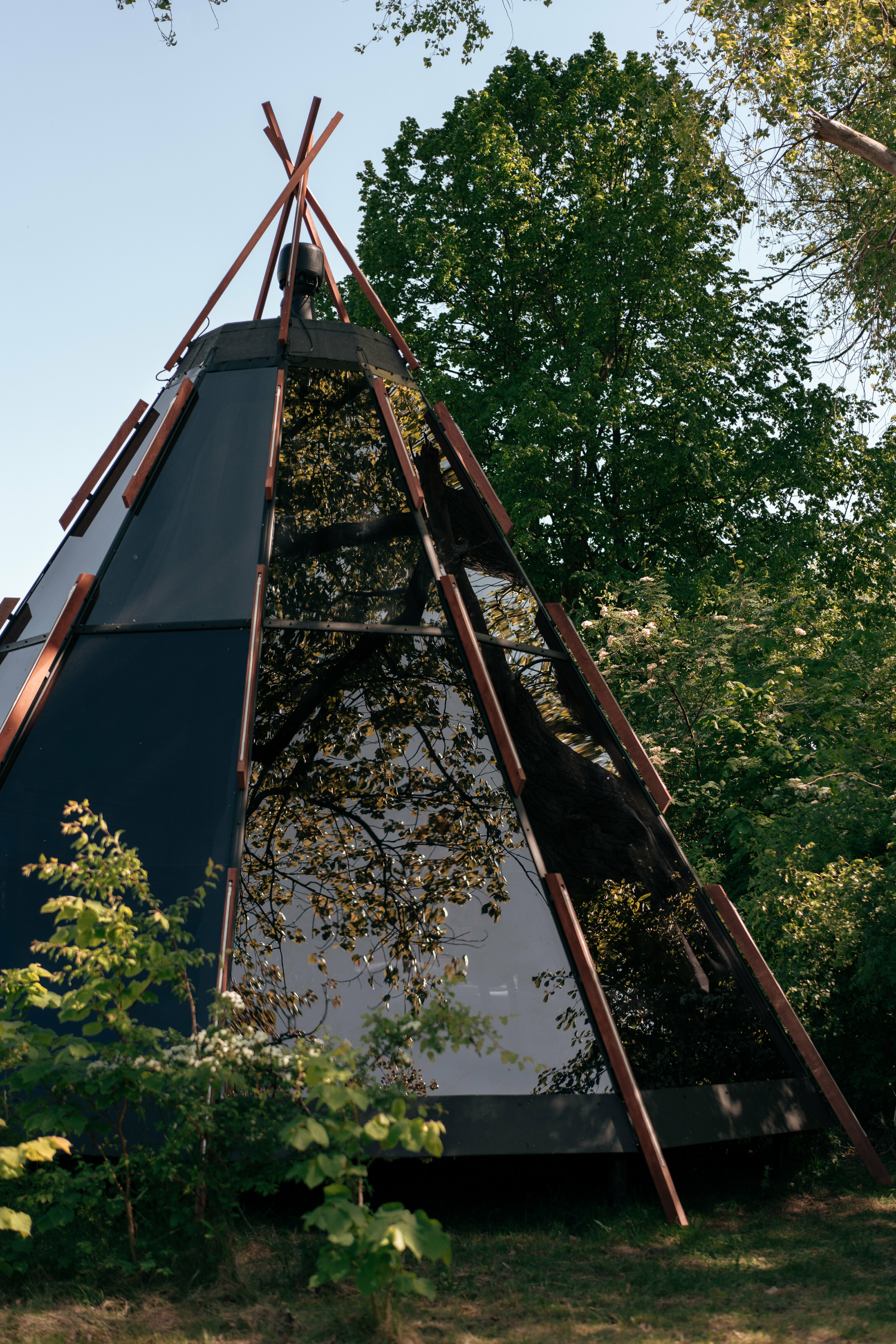  Нео Типи 360 с террасой | красивый панорамный вид на небо и дюны, сквозь которые частично видно море