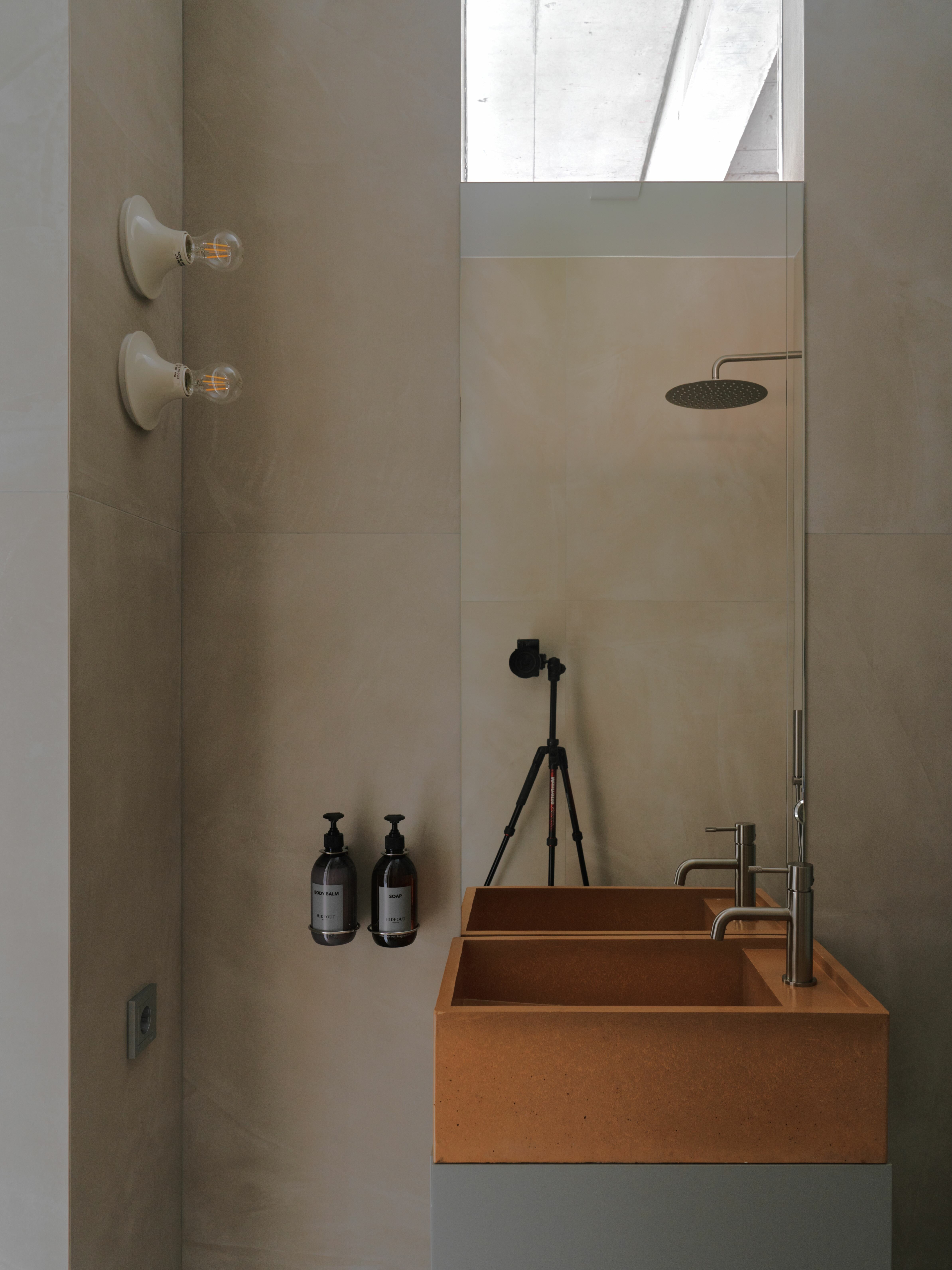 Residence #10 by Saga