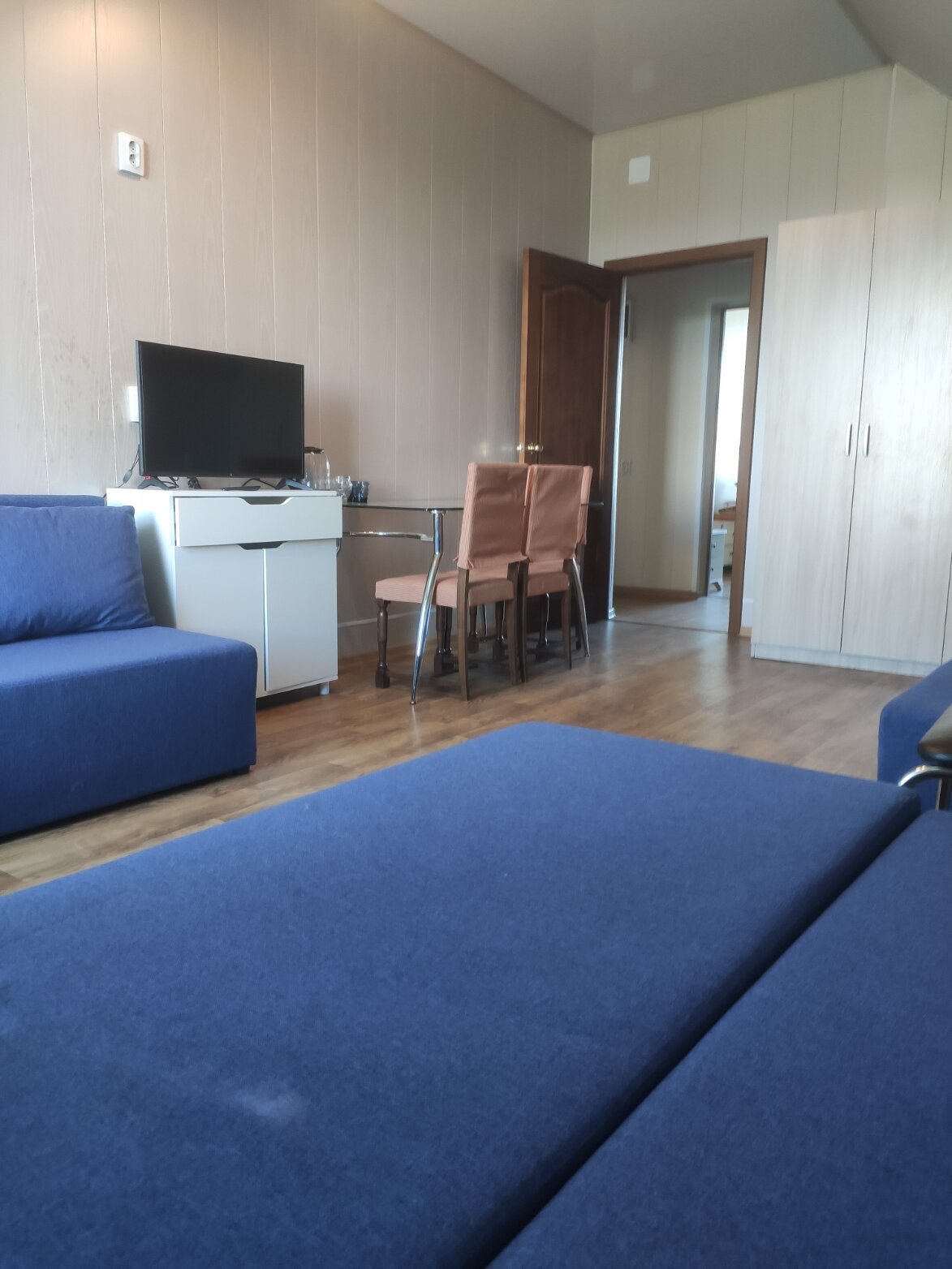 Трехместный номер с общей ванной комнатой