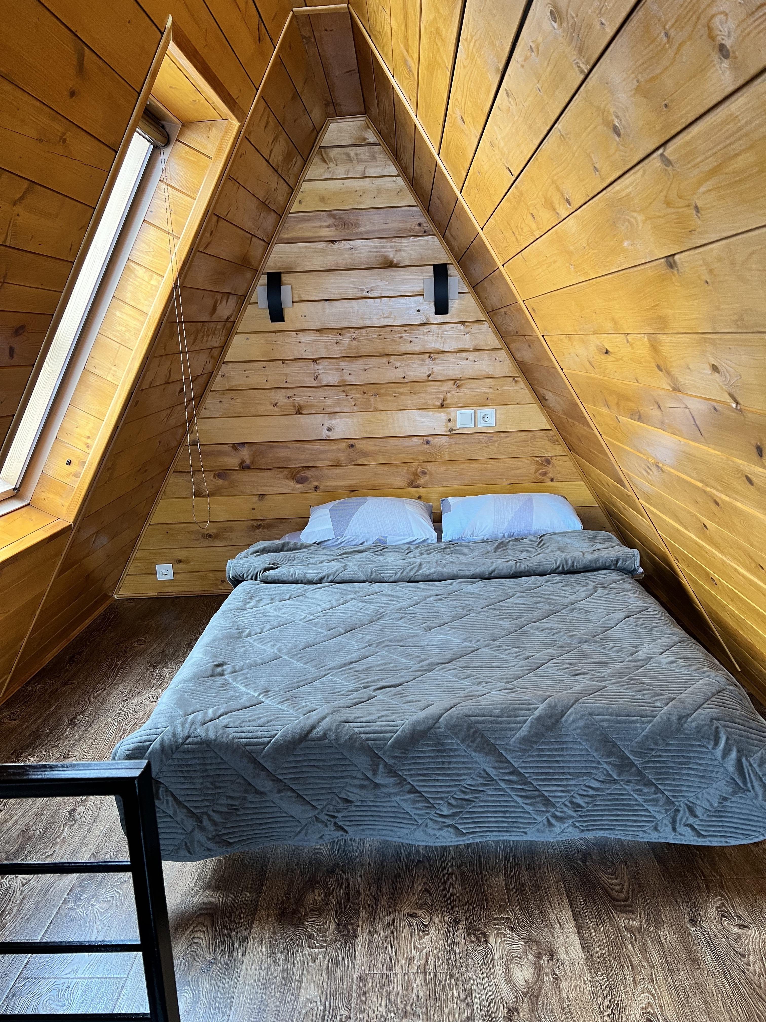 Двухуровневый четырехместный номер