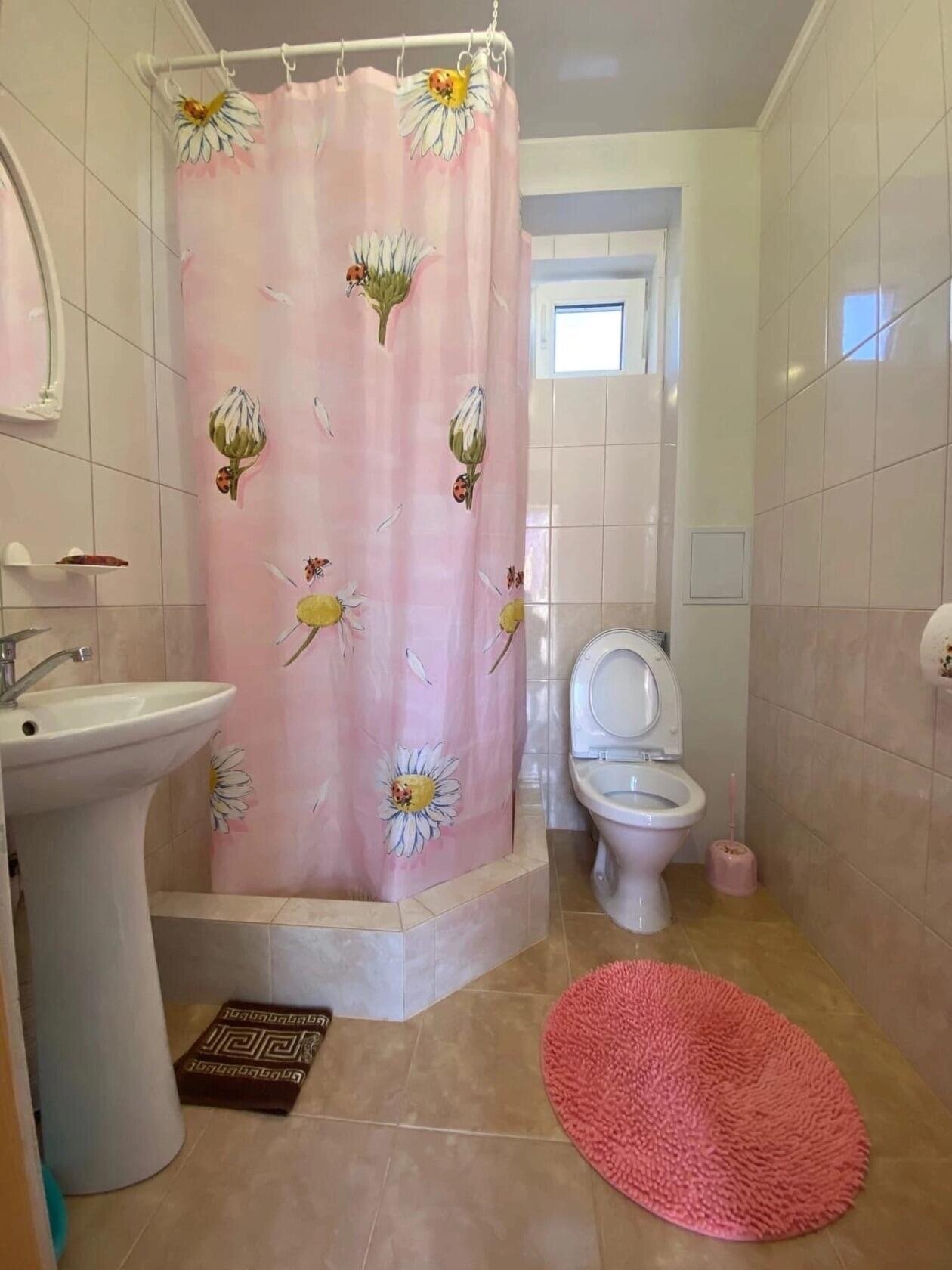 Трехместный номер «Комфорт» с душем