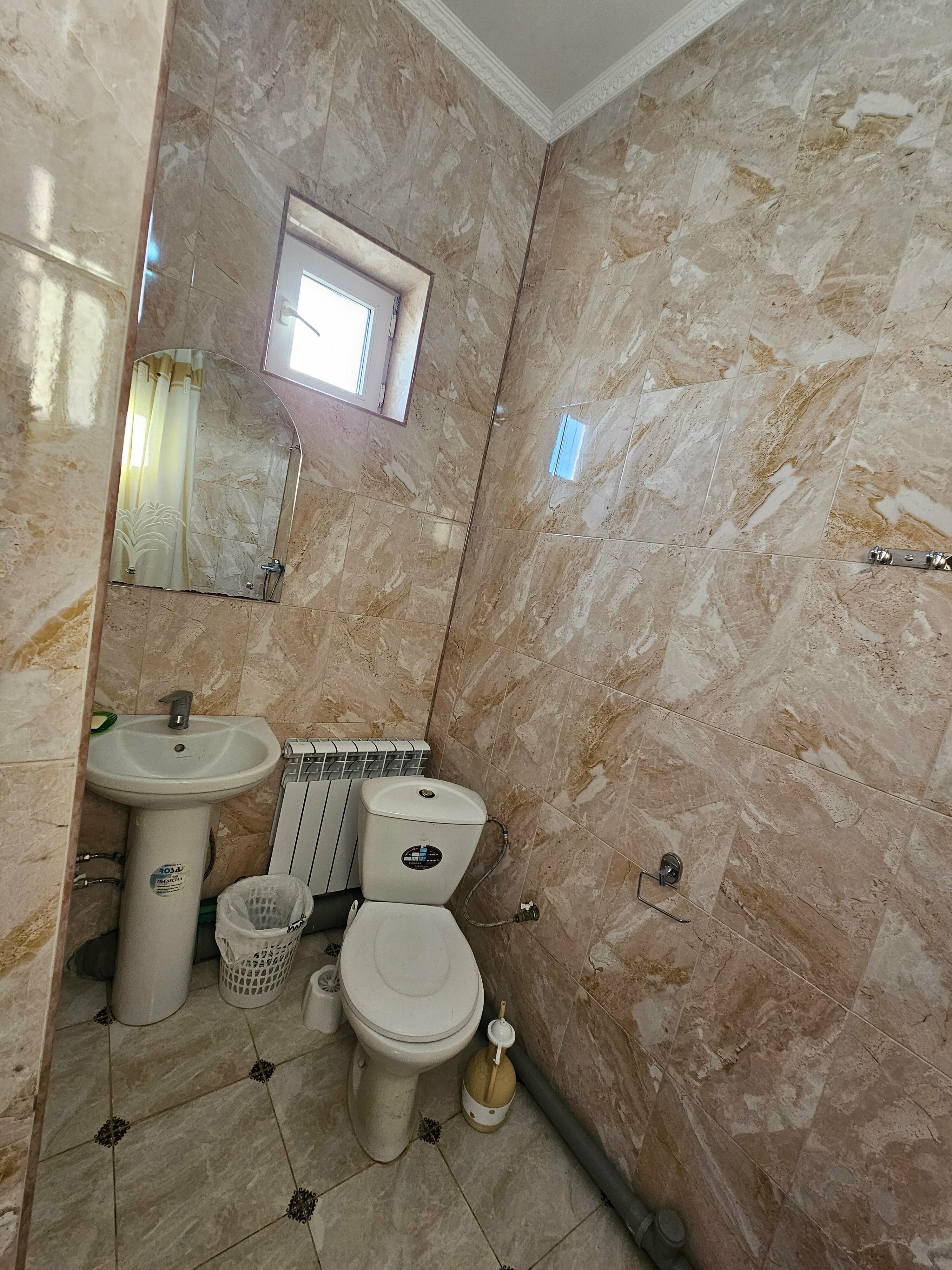 Cемейный номер с собственной ванной комнатой