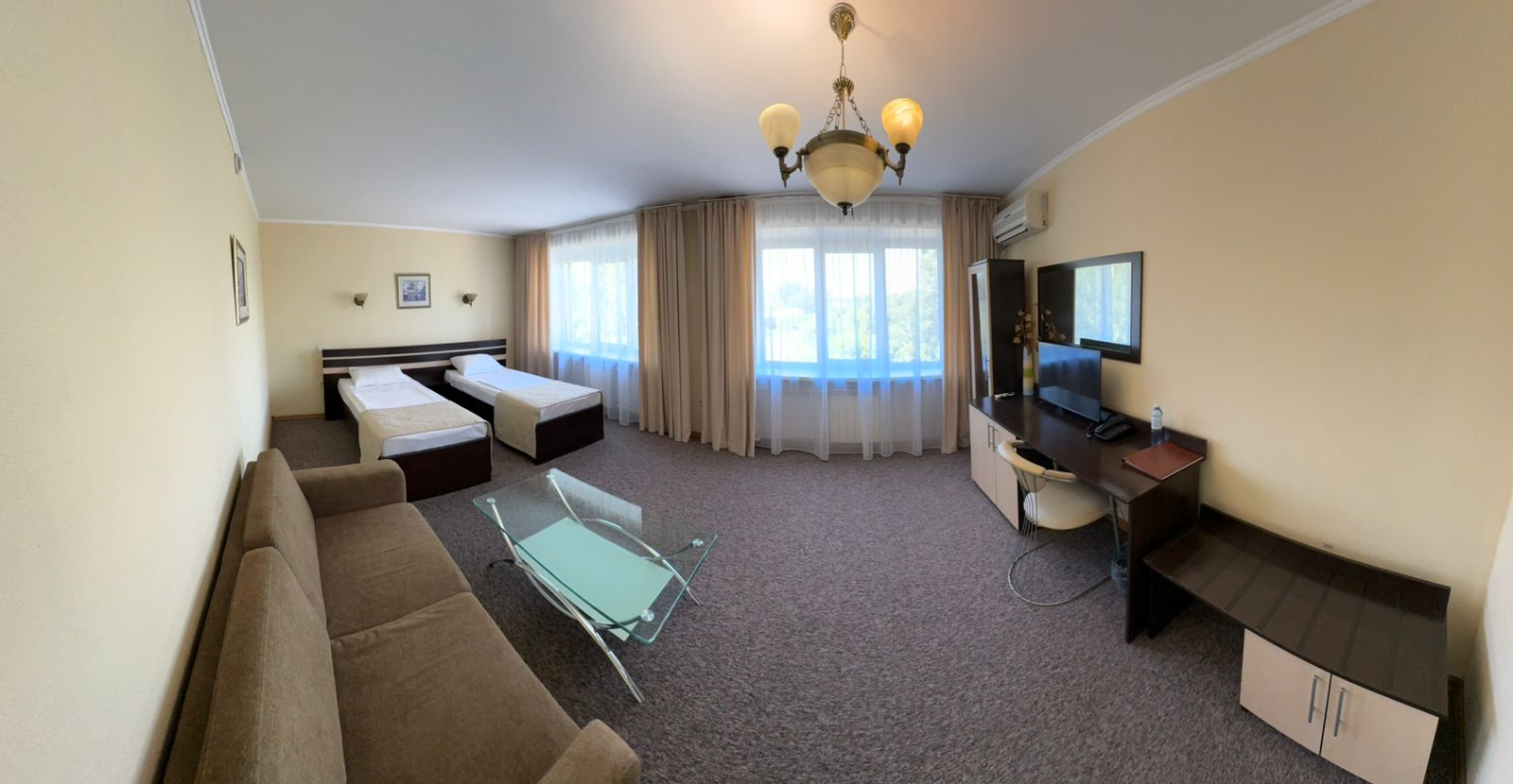 Улучшенный двухместный номер с 2 отдельными кроватями