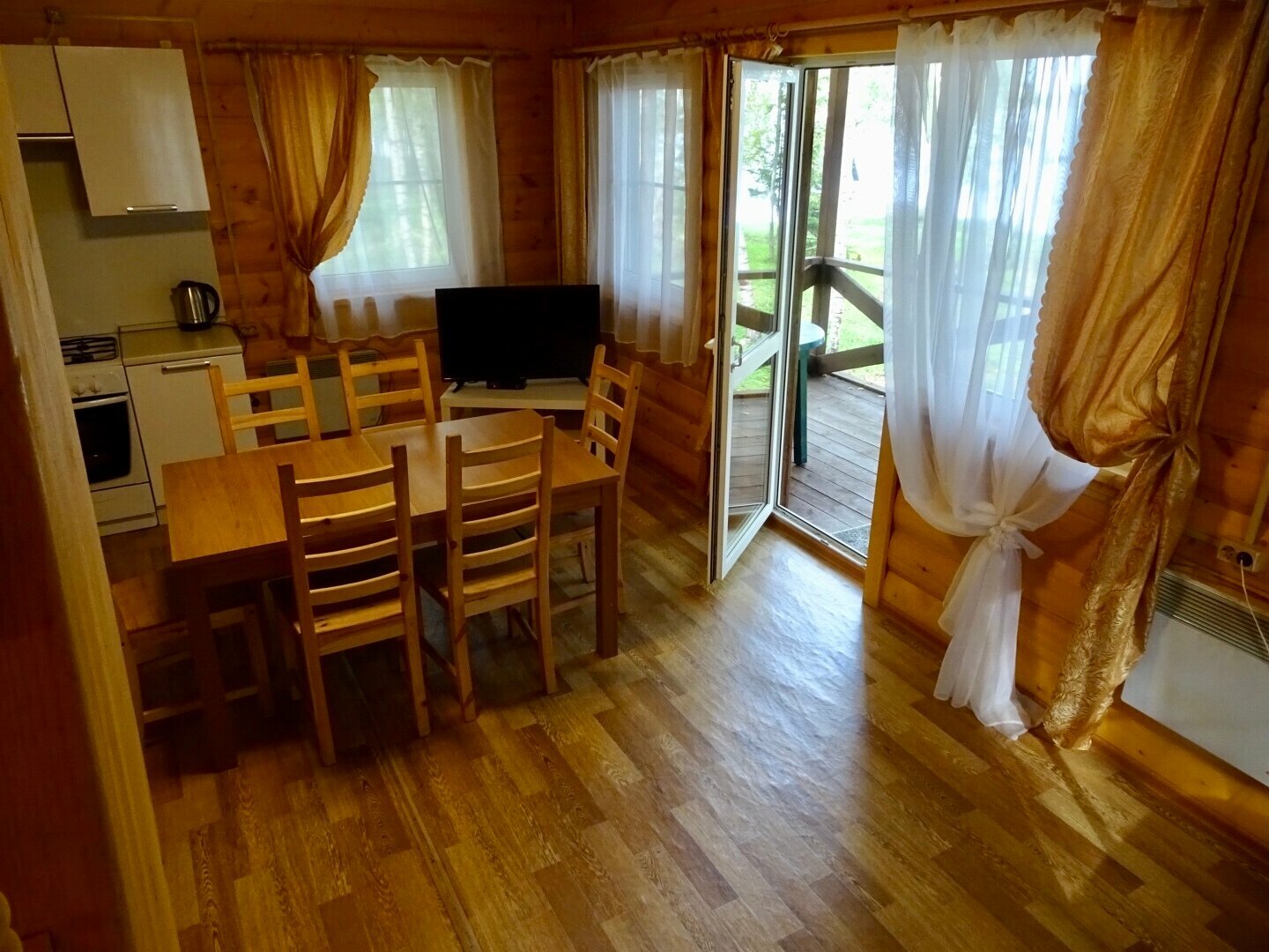 Коттедж с балконом