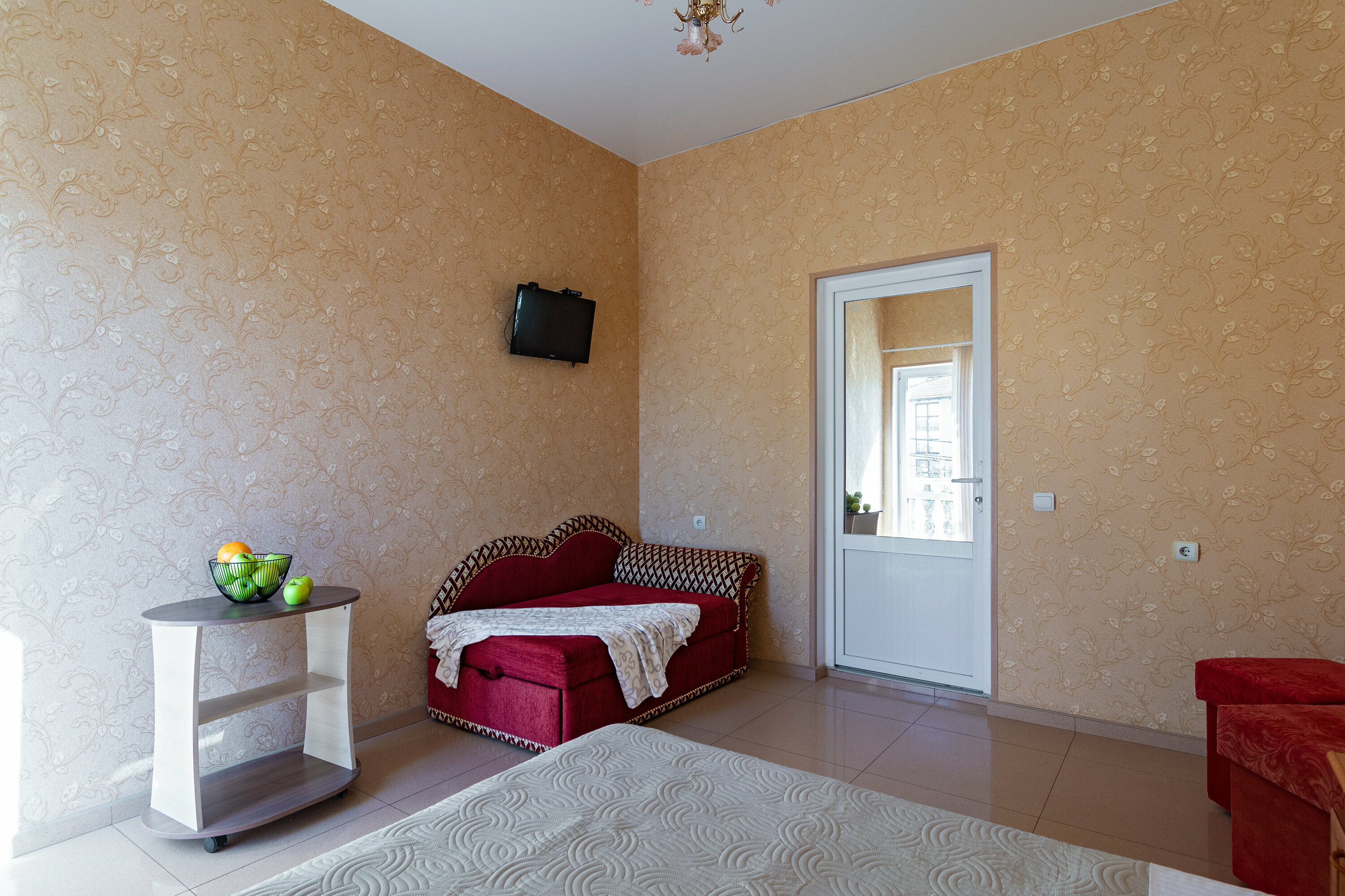 Трехместный номер с балконом