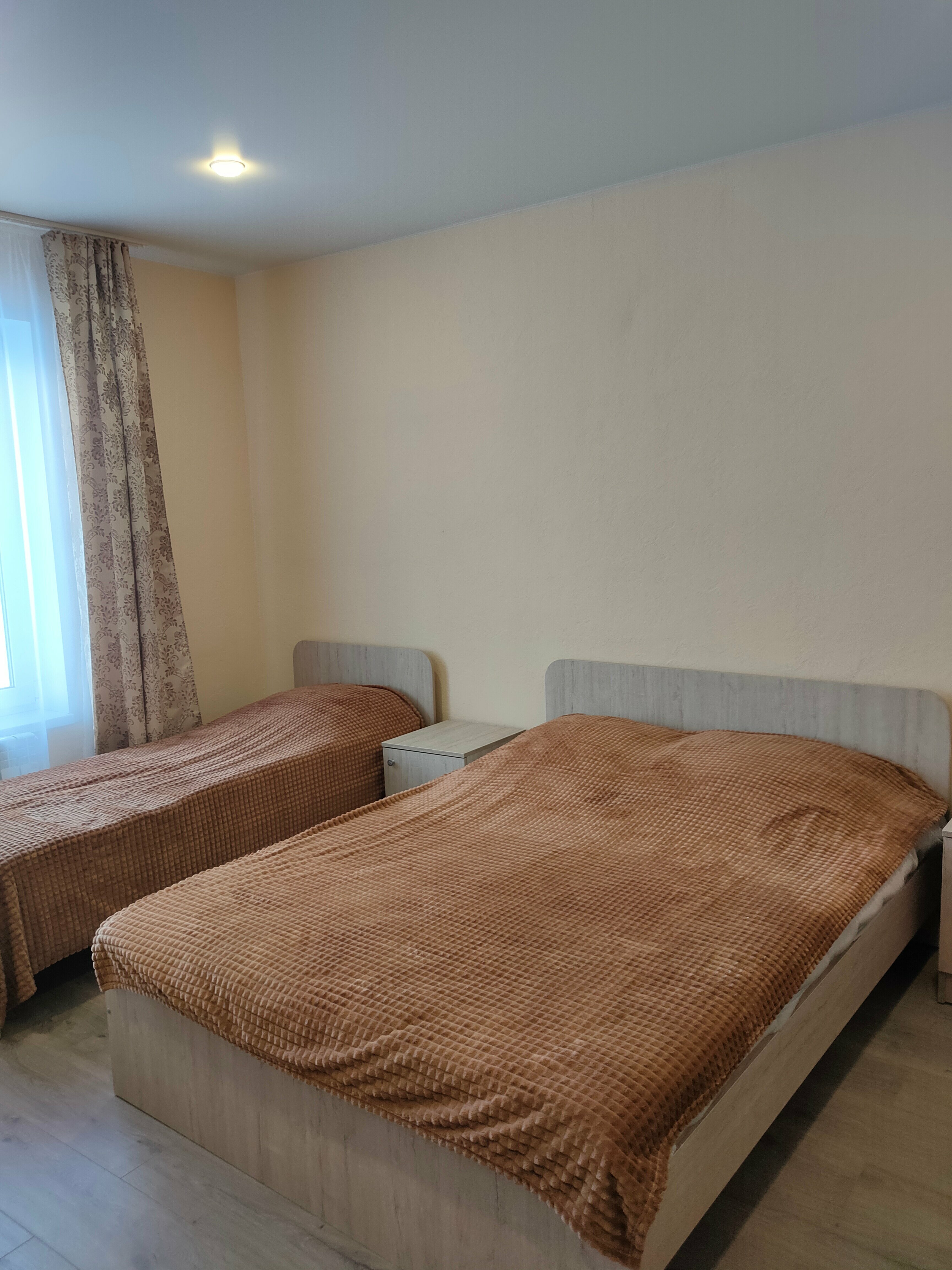 Четырехместный номер с ванной комнатой