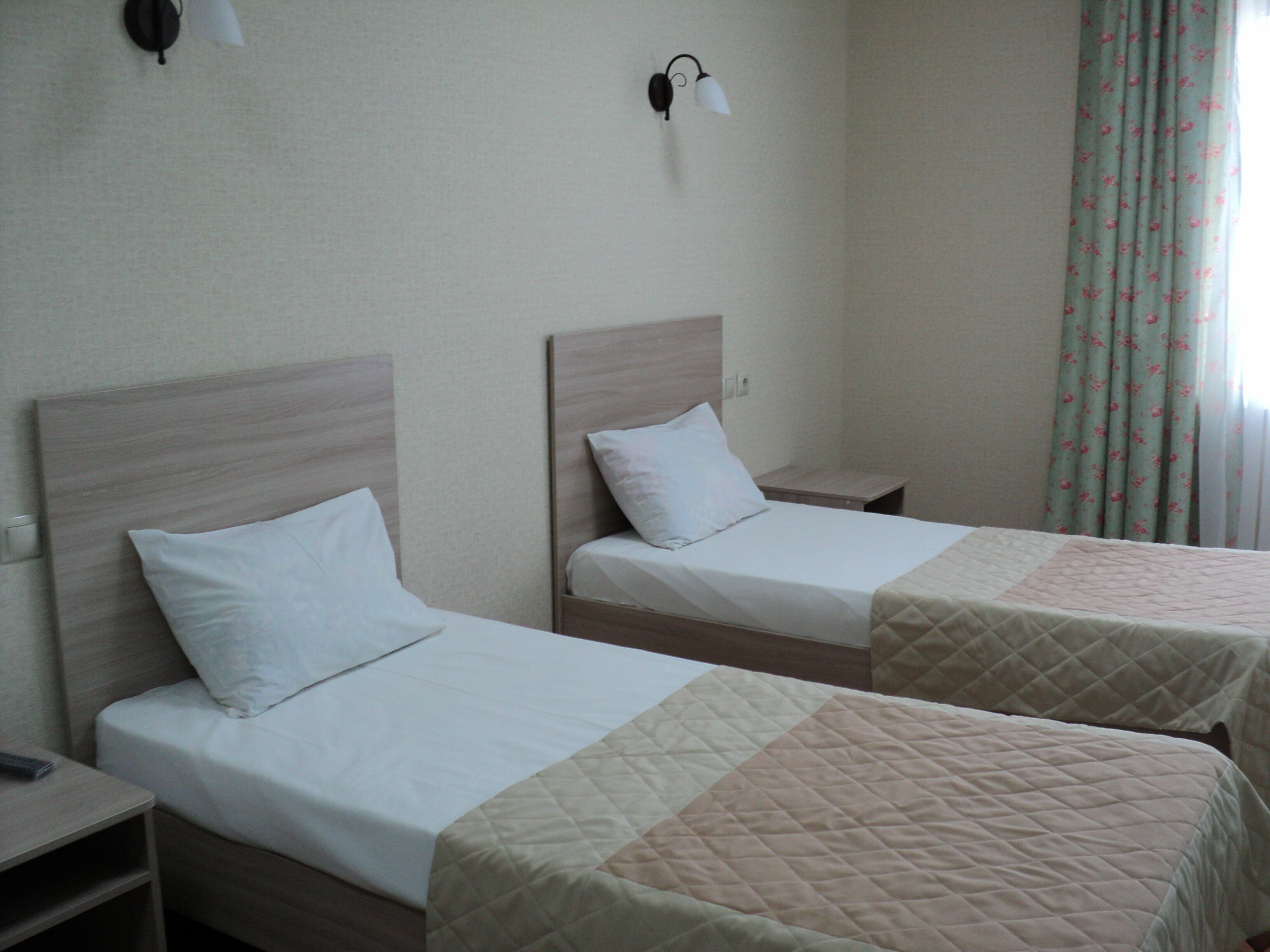 Двухместный номер эконом-класса с 2 отдельными кроватями