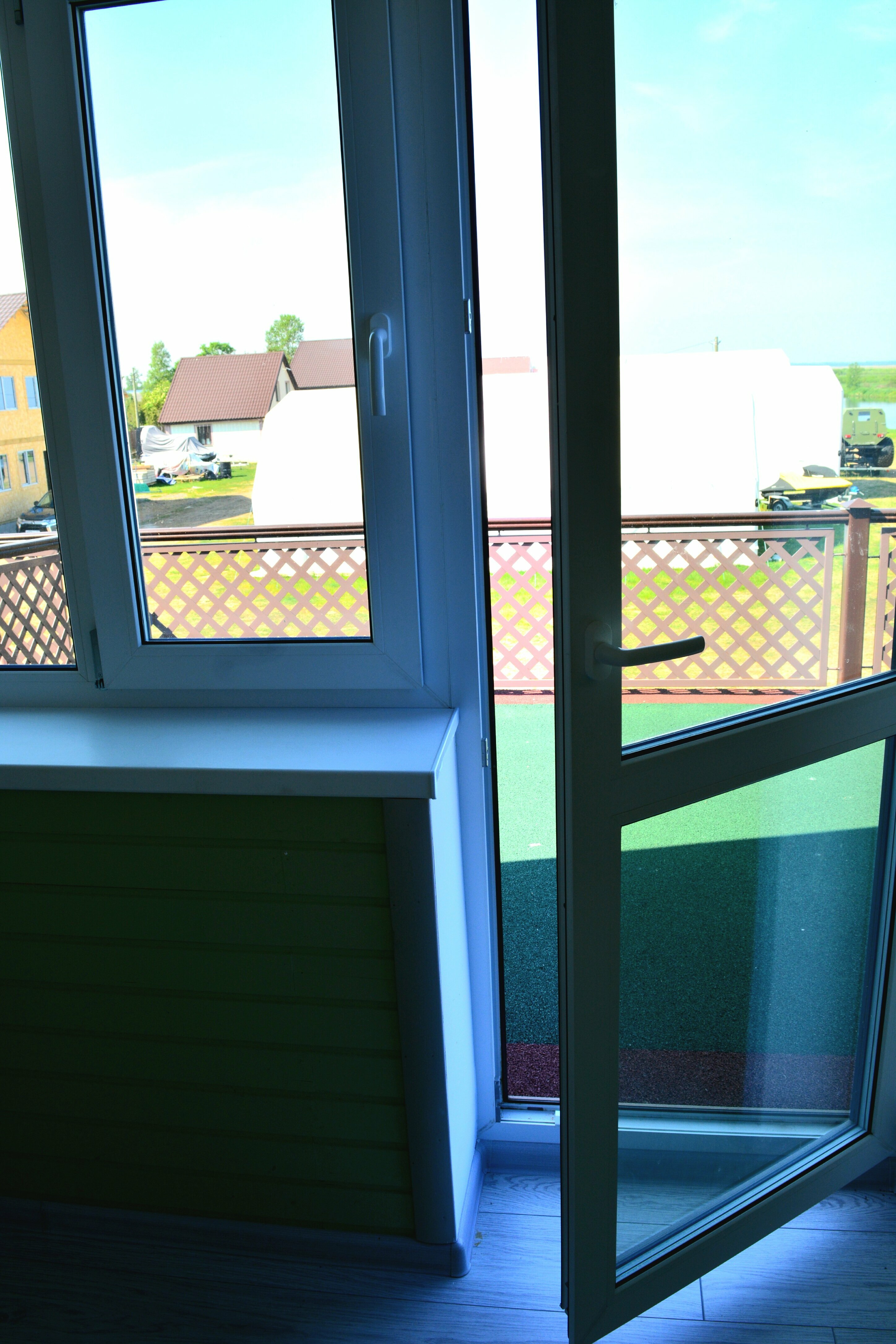 Коттедж с балконом