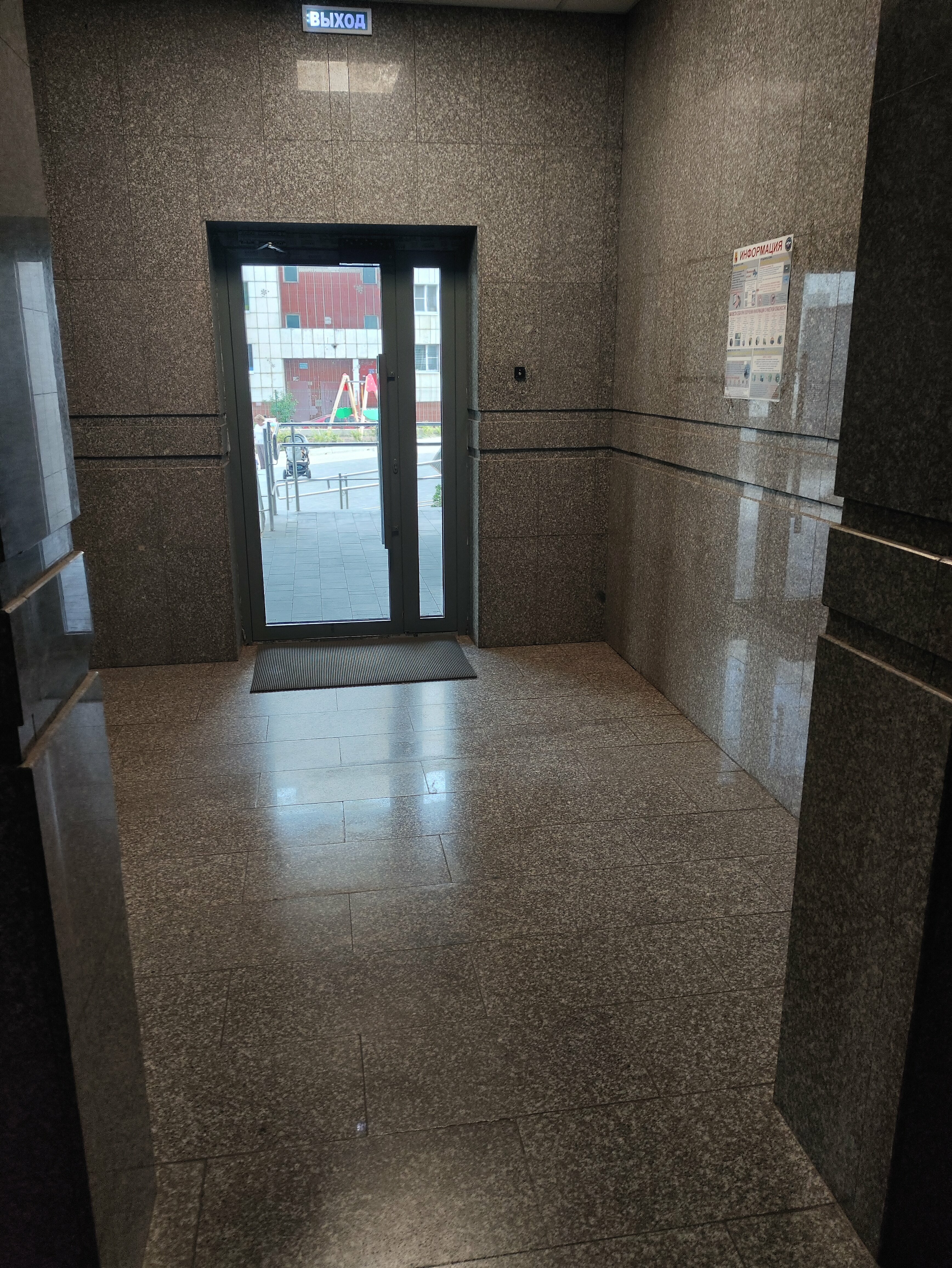 Cемейный номер с собственной ванной комнатой