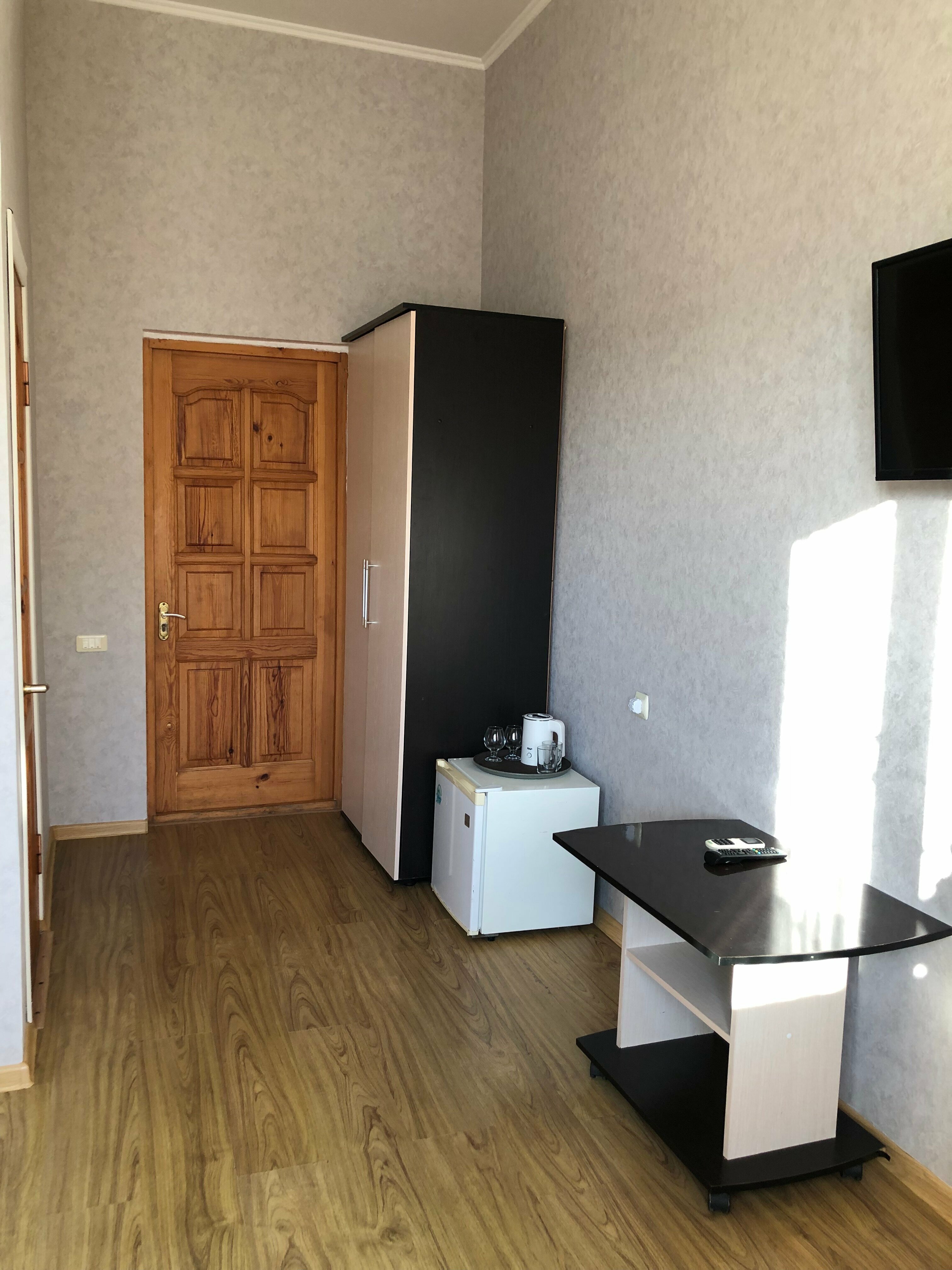 Трехместный номер с собственной ванной комнатой