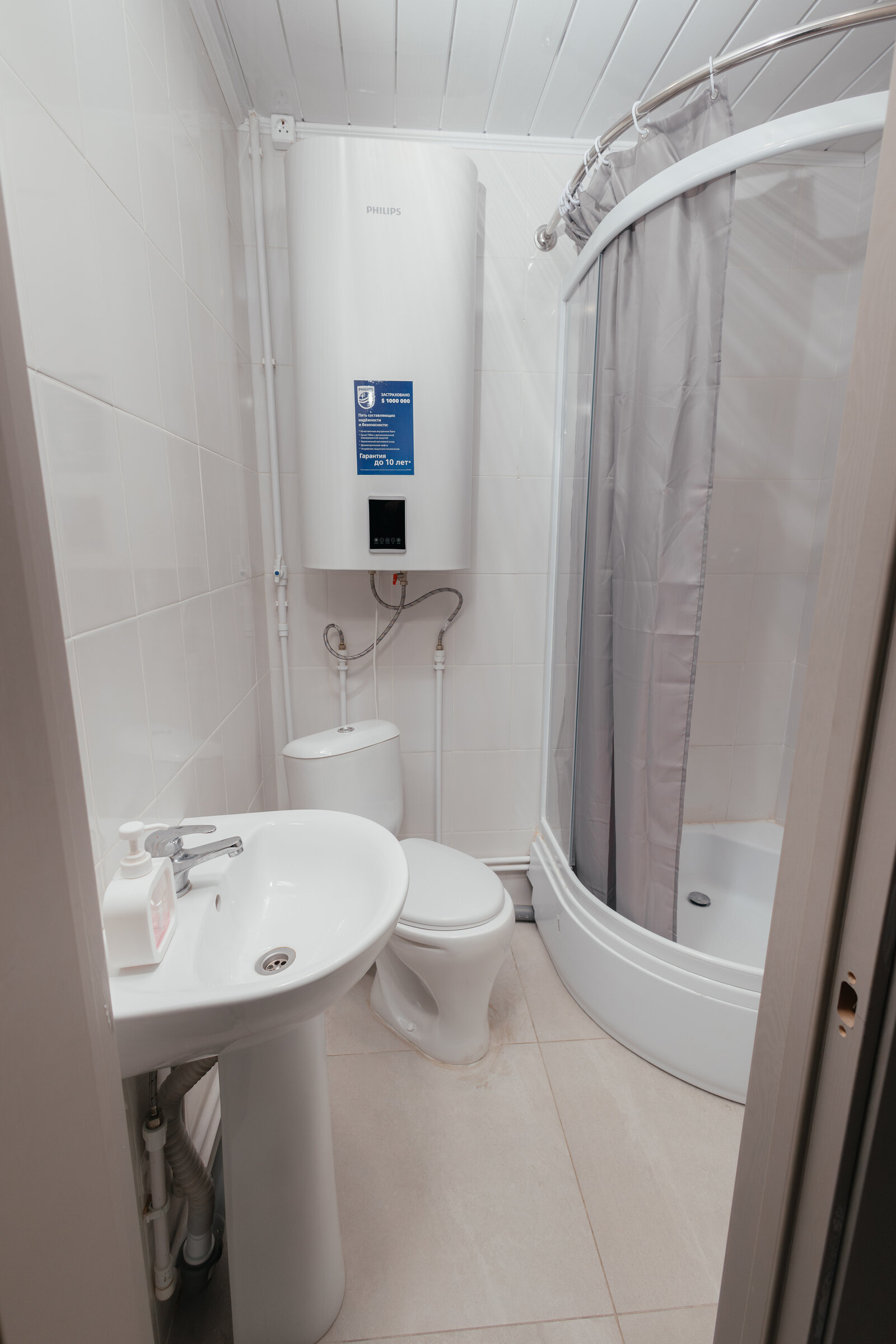 Кровать в общем номере для мужчин с 4 кроватями