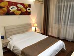 Двухместный номер с 1 двуспальной кроватью в Lailai Hotel