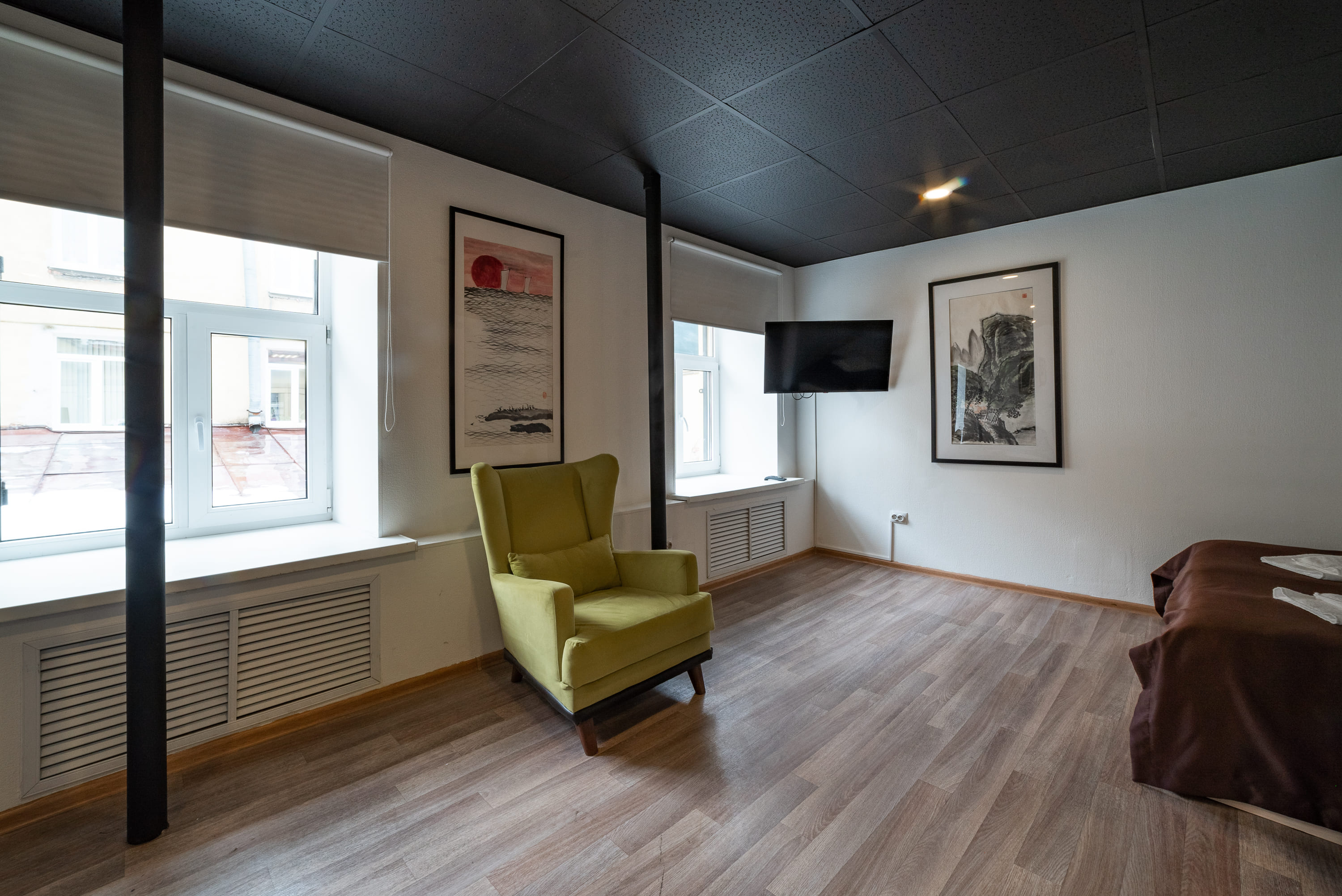 Семейный номер с общей ванной комнатой