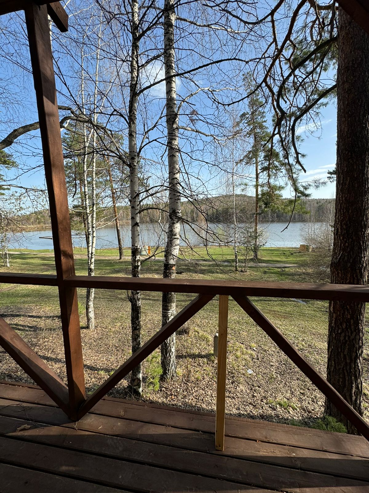 Домик 1 (двухместный номер с 1 кроватью с видом на озеро)