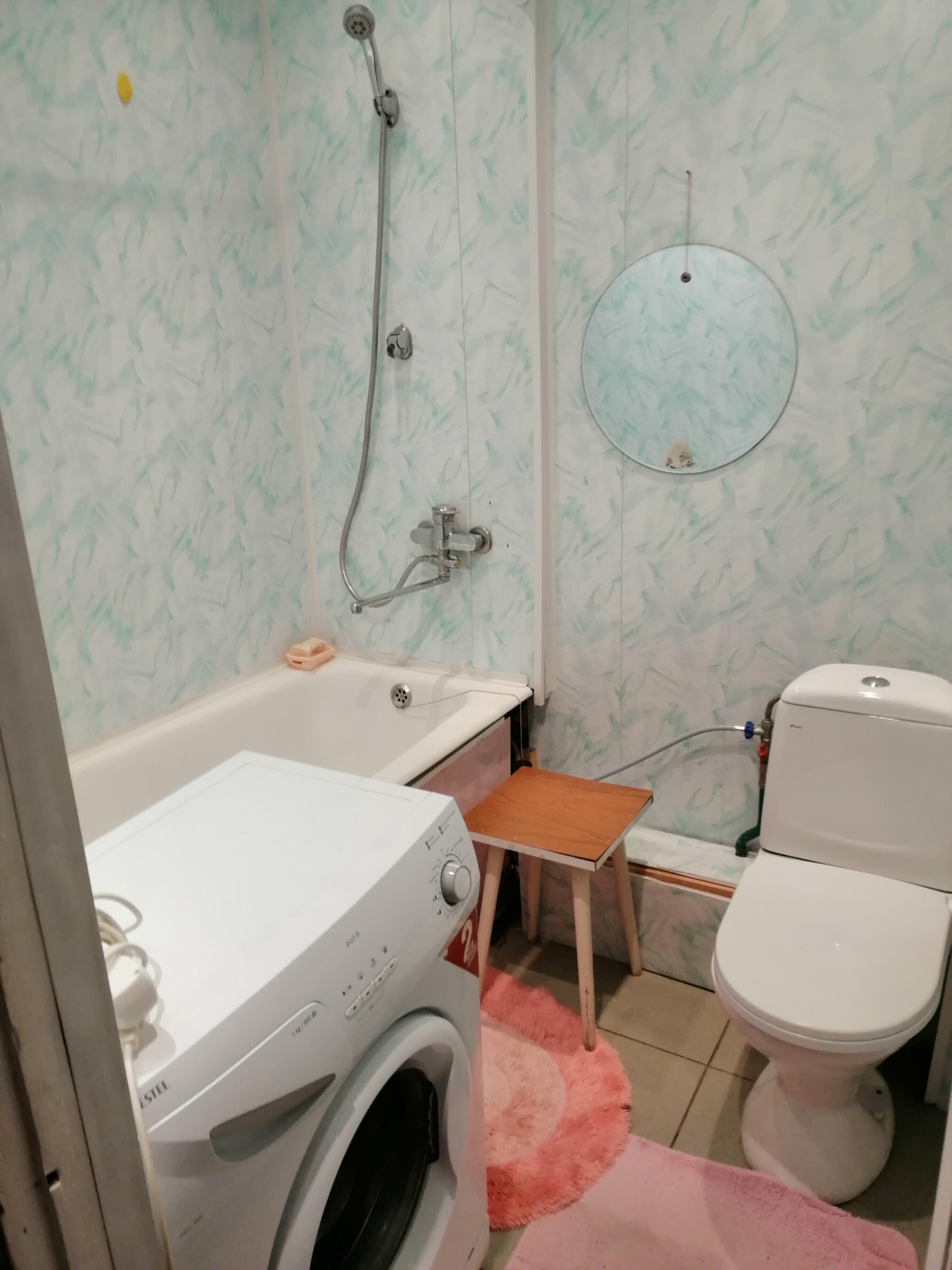 Трехместный номер с собственной ванной комнатой