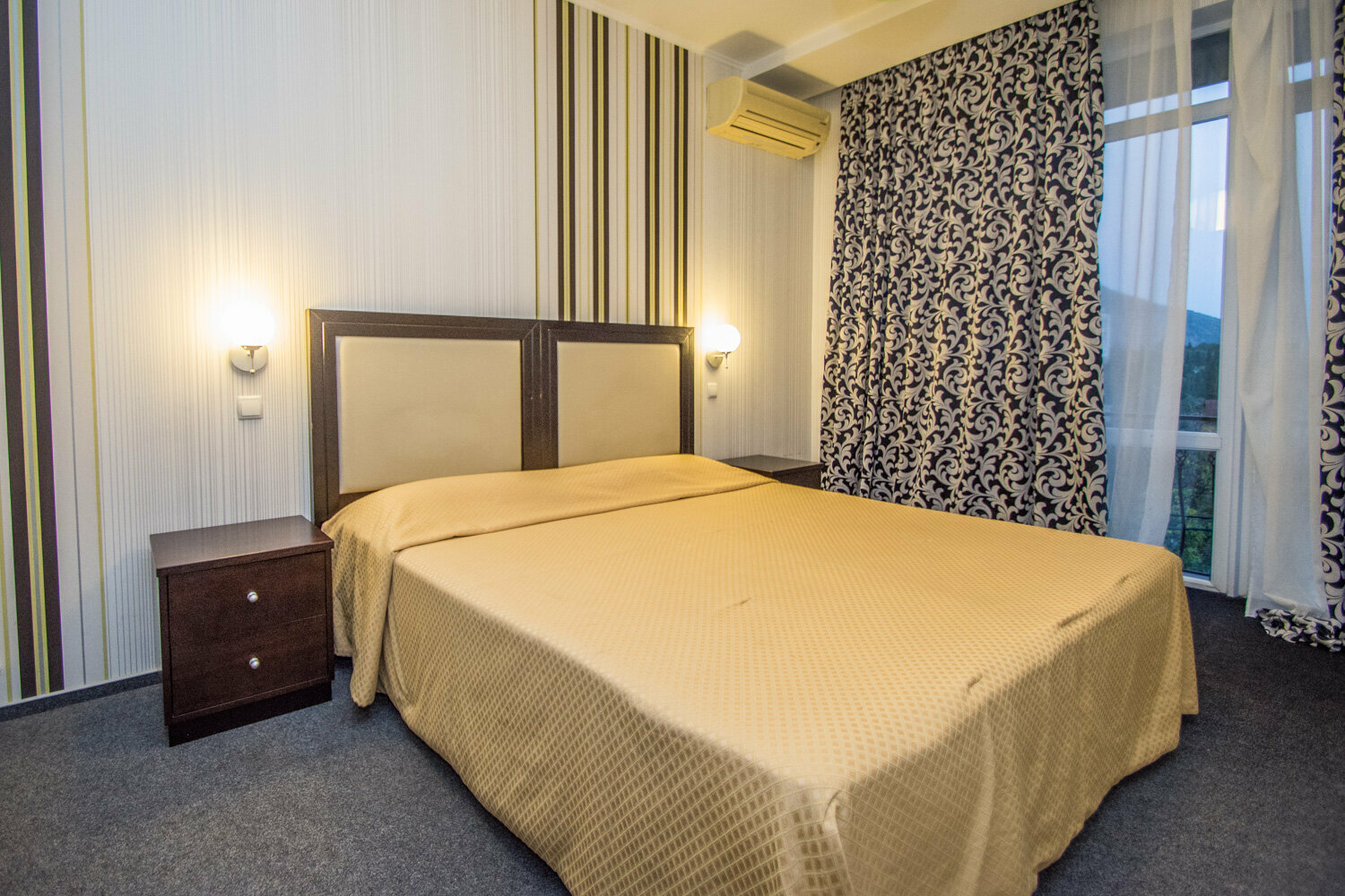 Четырехместный номер с балконом