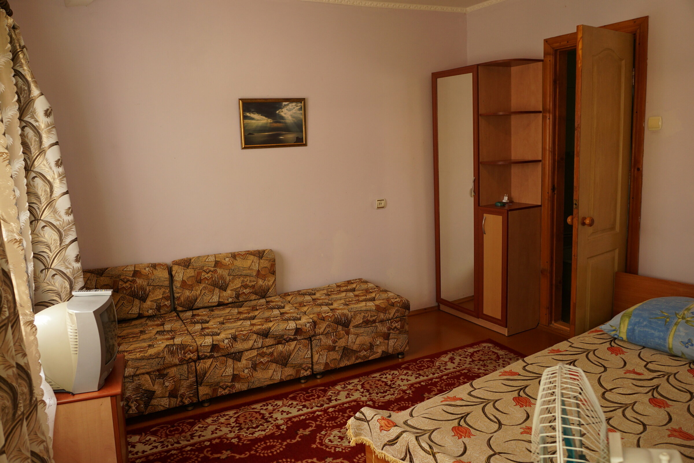 Двухместный номер с 1 кроватью или 2 отдельными кроватями и дополнительной кроватью