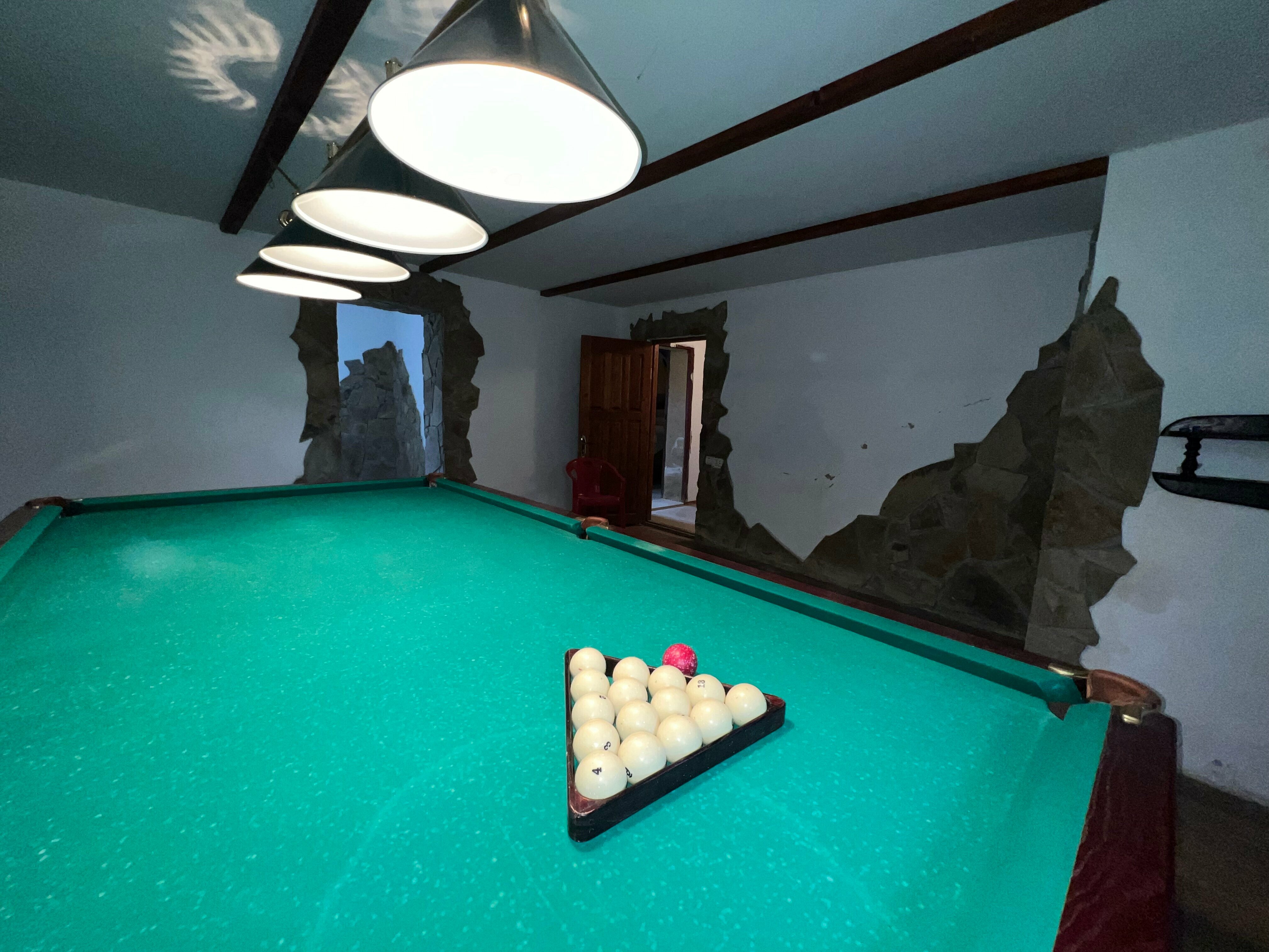 Трехместный номер с видом на горы