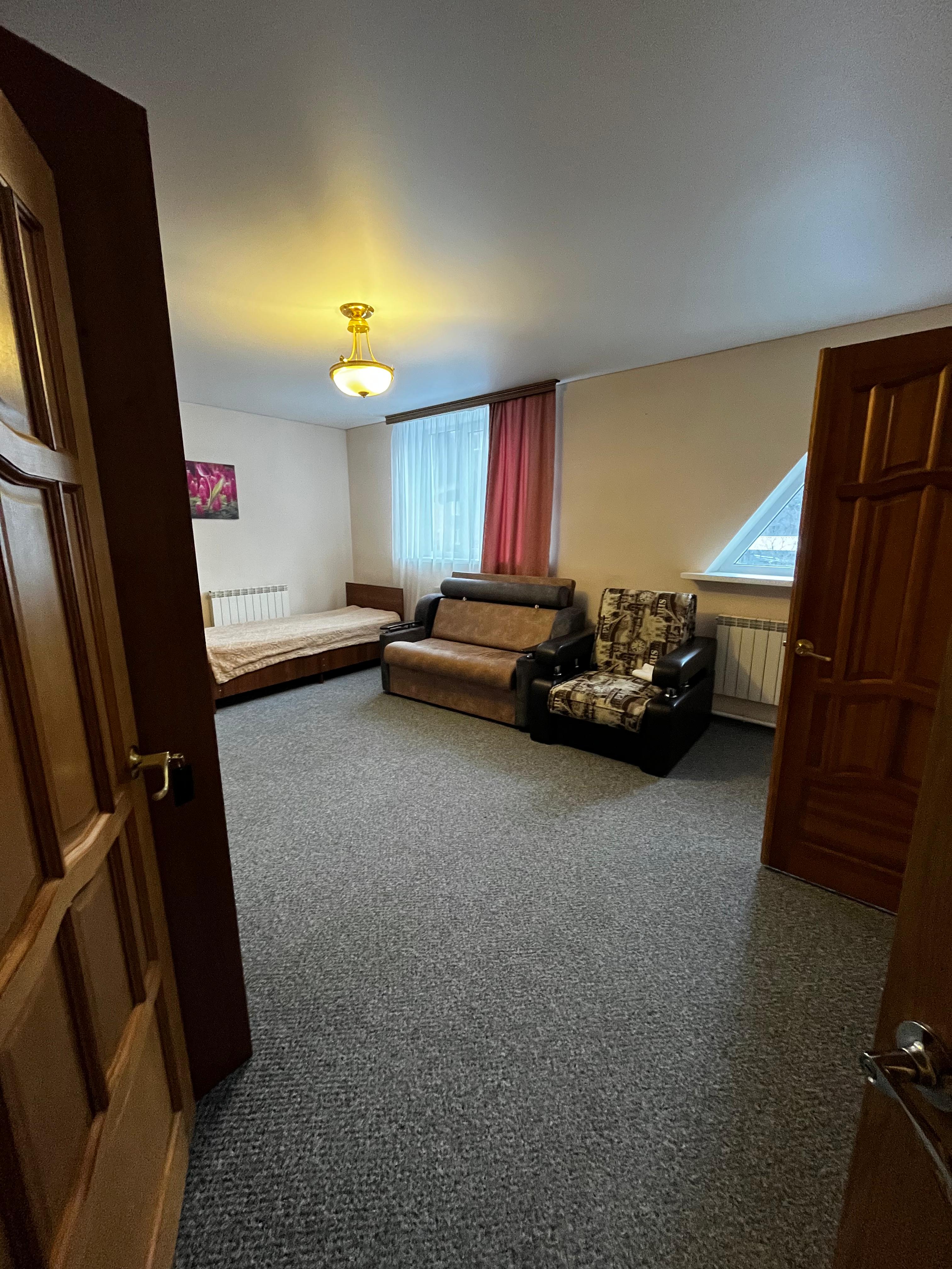 Семейный номер с видом на горы