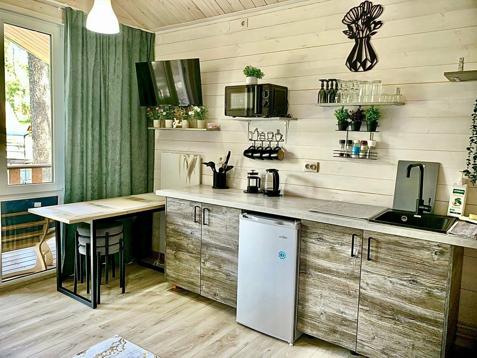 Дом с видом на озеро