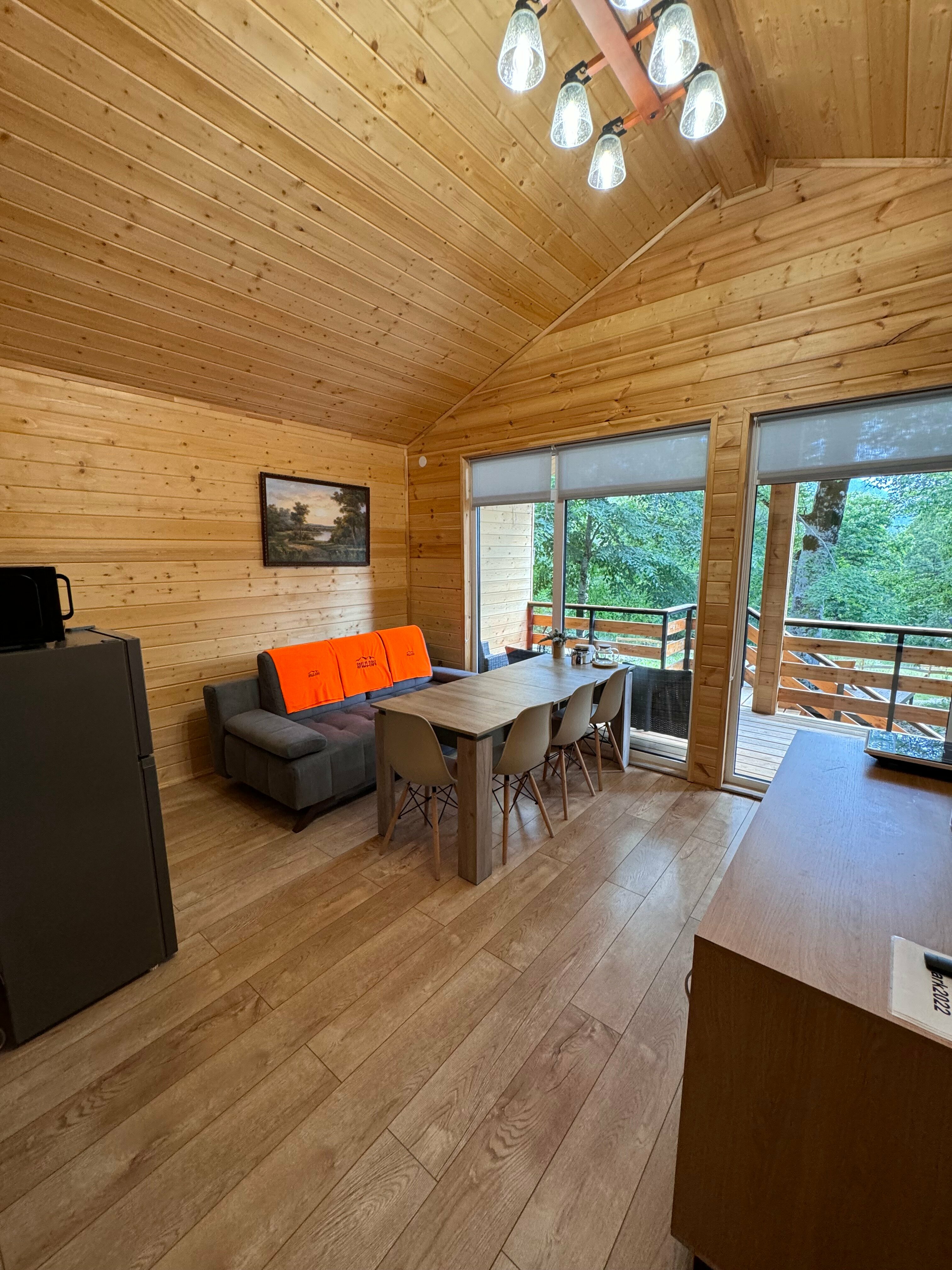 Семейный номер с видом на горы