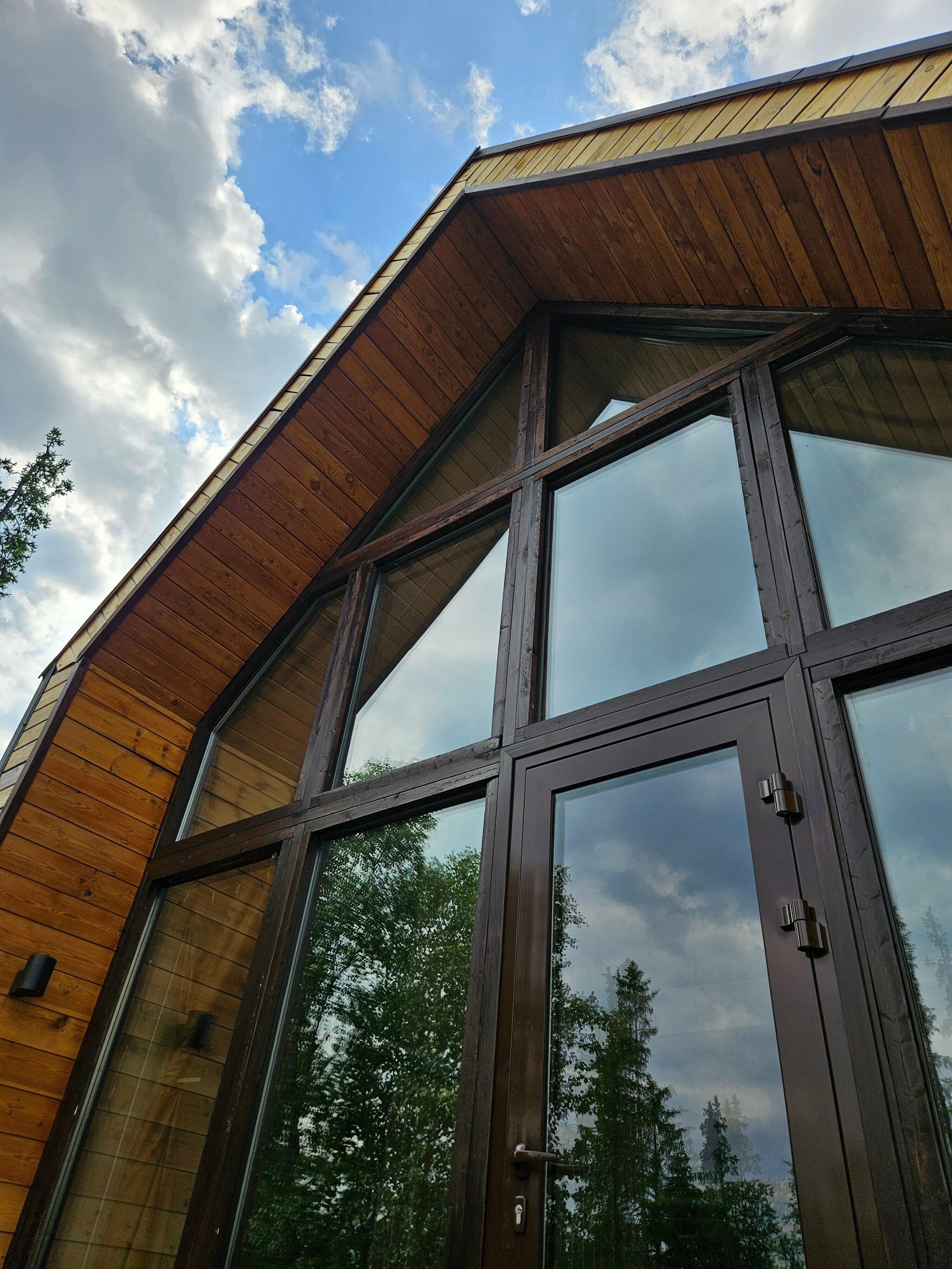 Коттедж с видом на лес