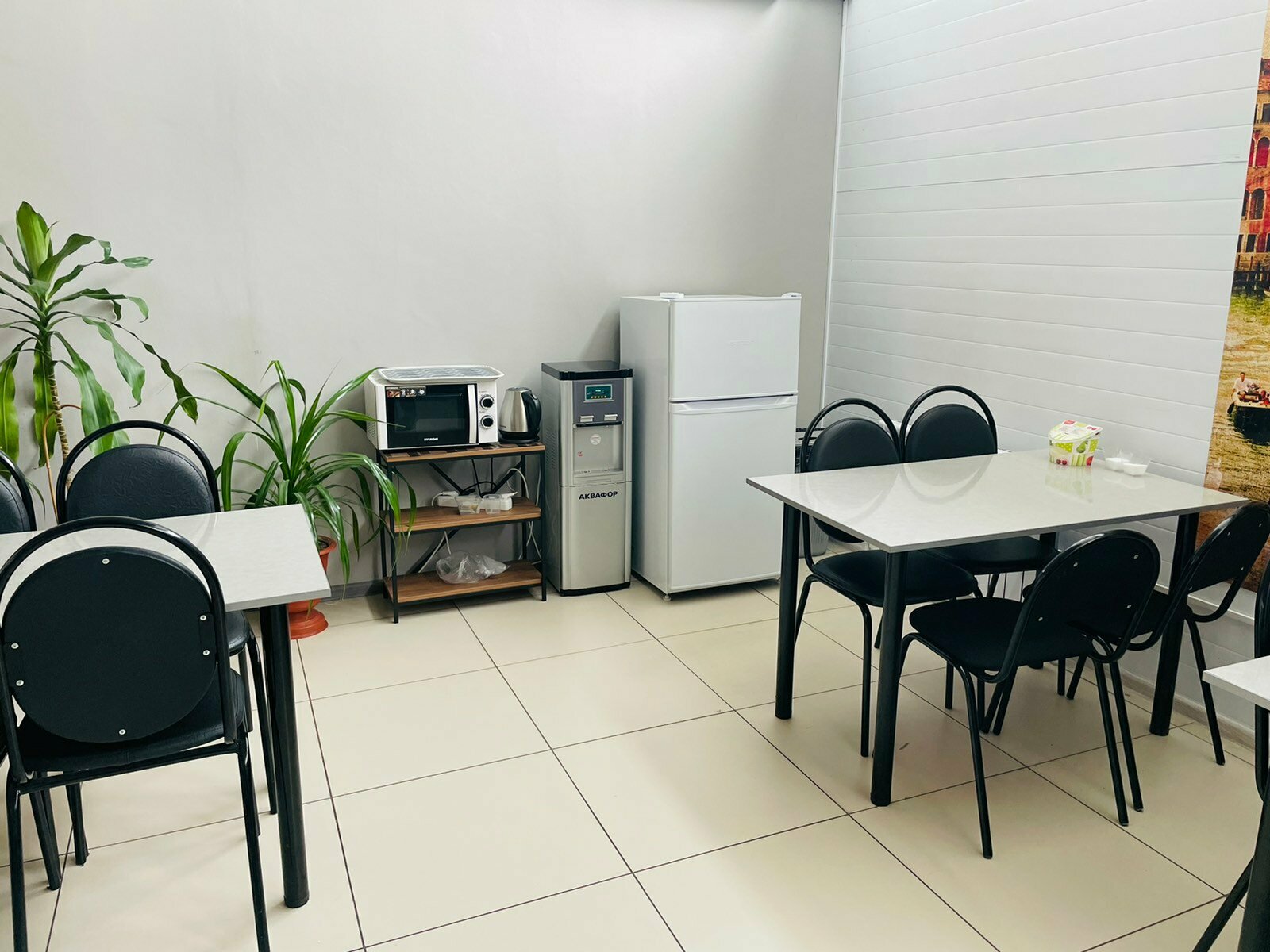 Спальное место на двухъярусной кровати в общем номере для мужчин