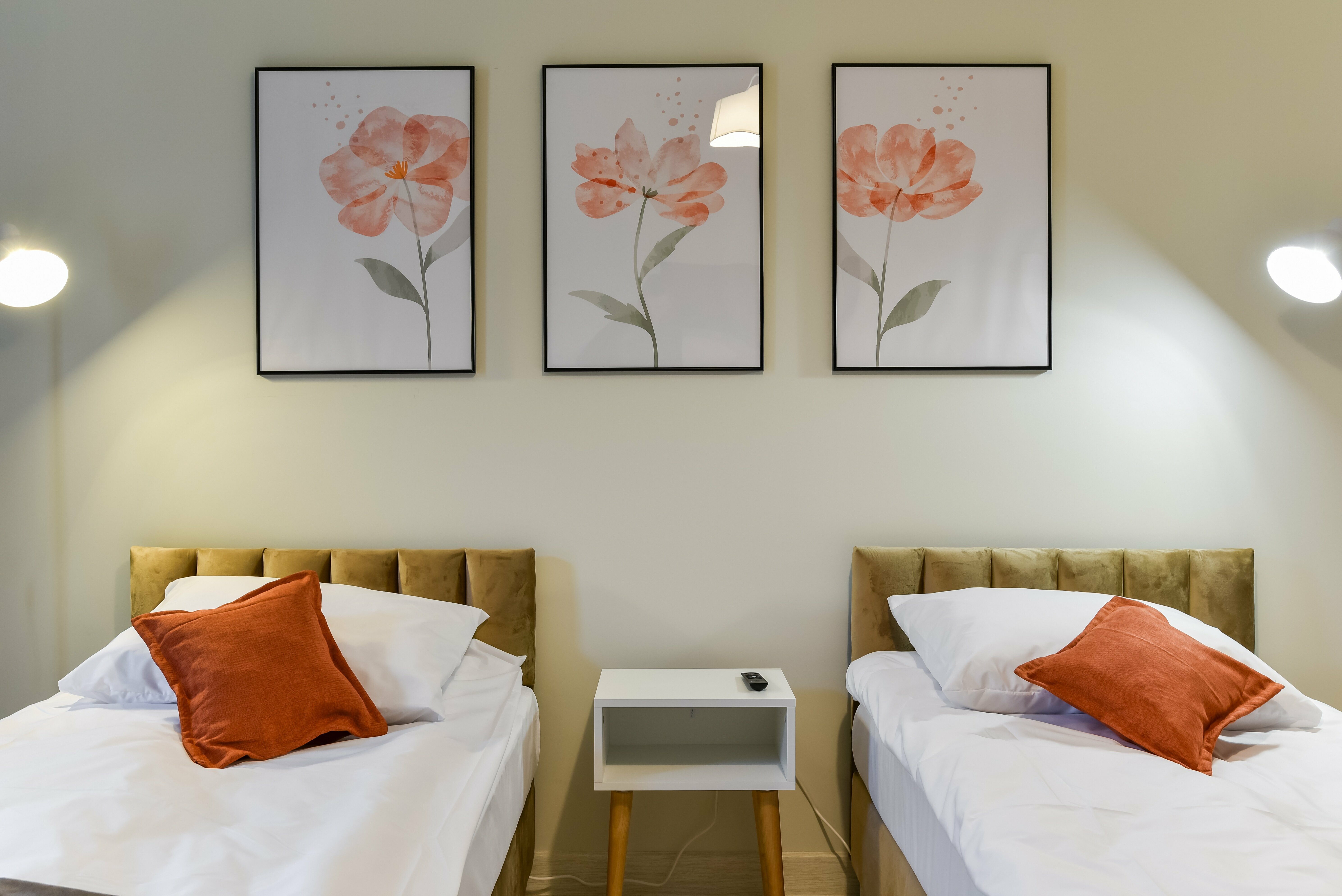 Двухместный номер с 2 отдельными кроватями и общей ванной комнатой