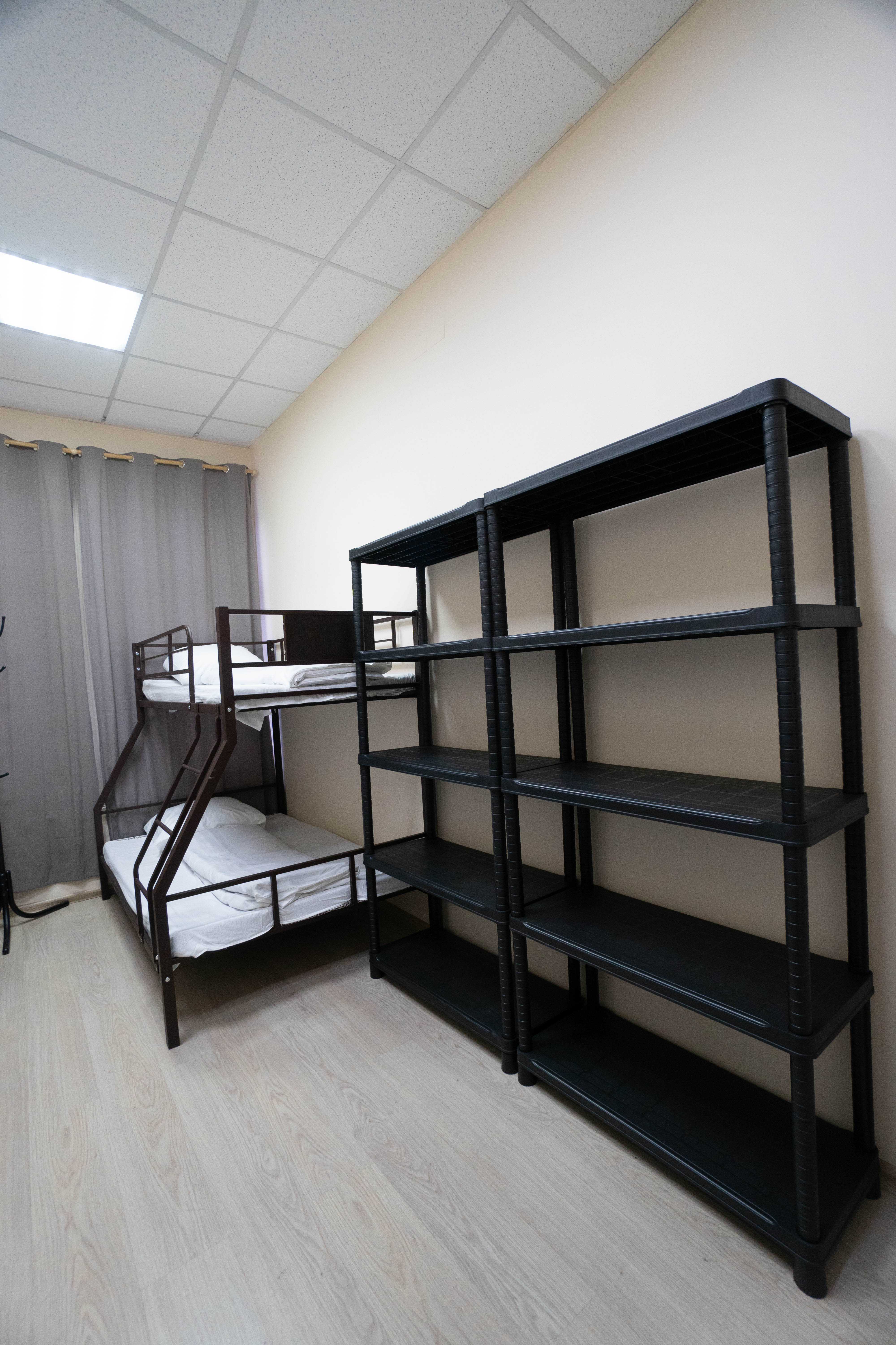 Кровать в общем 6-местном номере