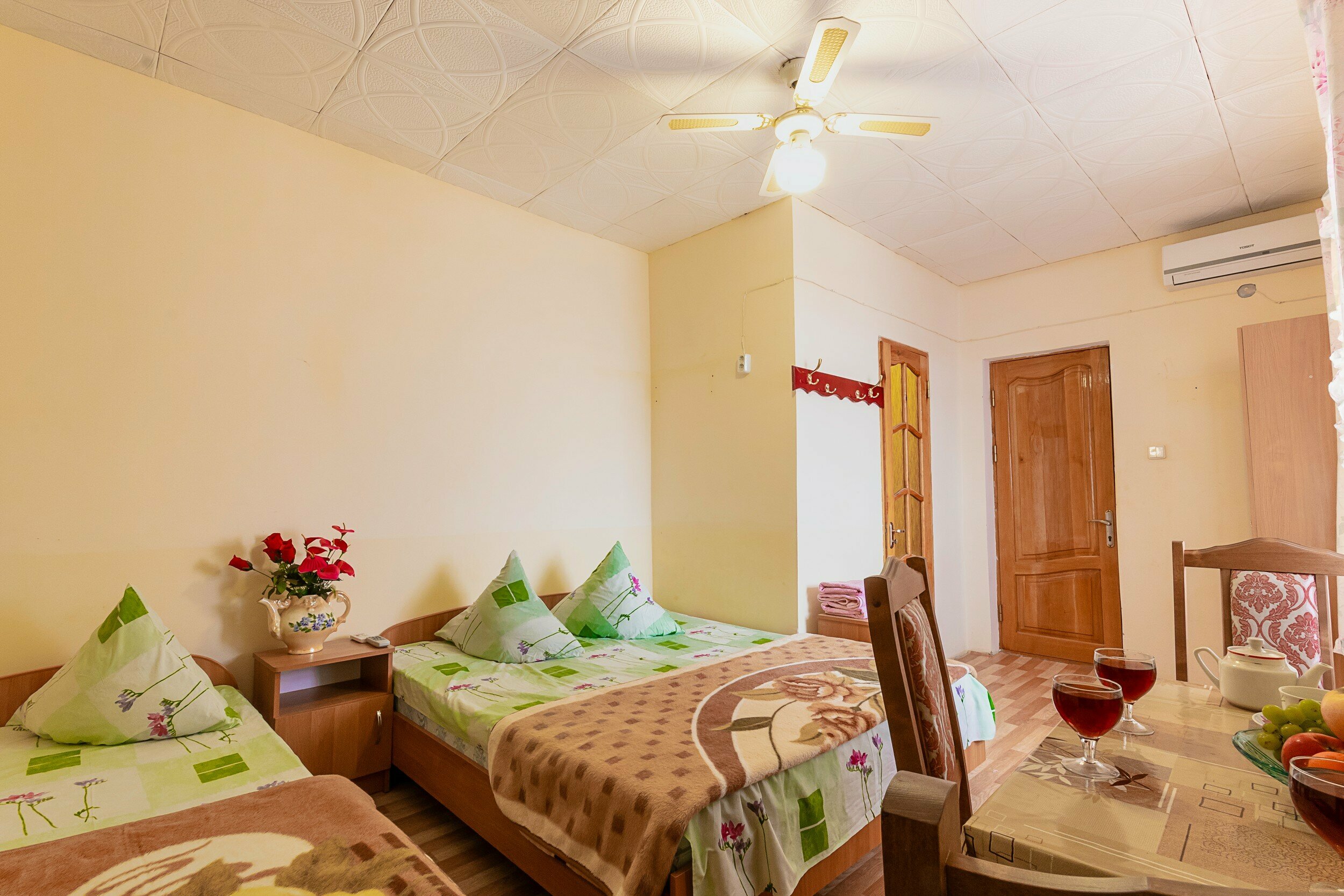 Трехместный номер с балконом