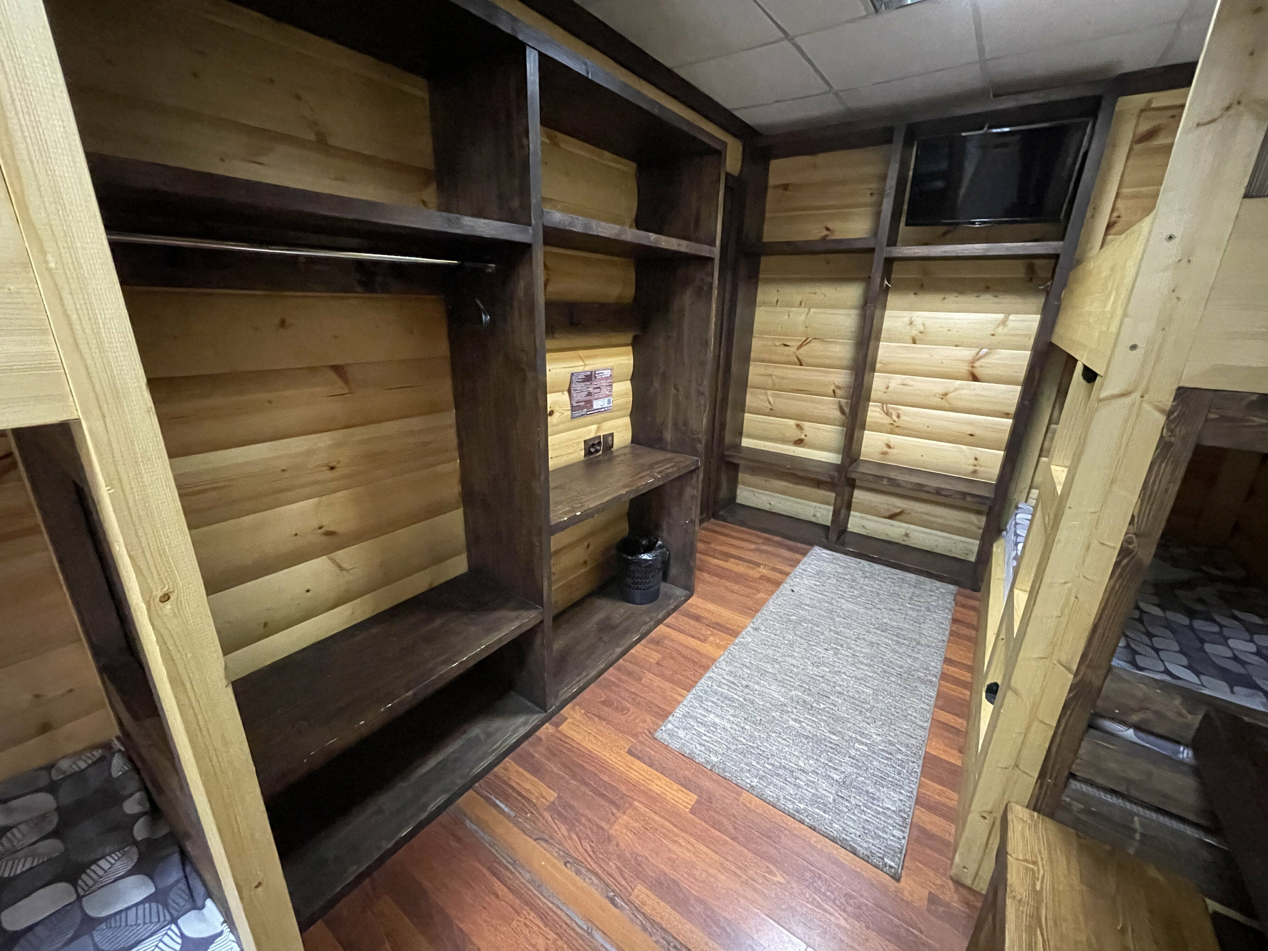 Семейный номер с общей ванной комнатой