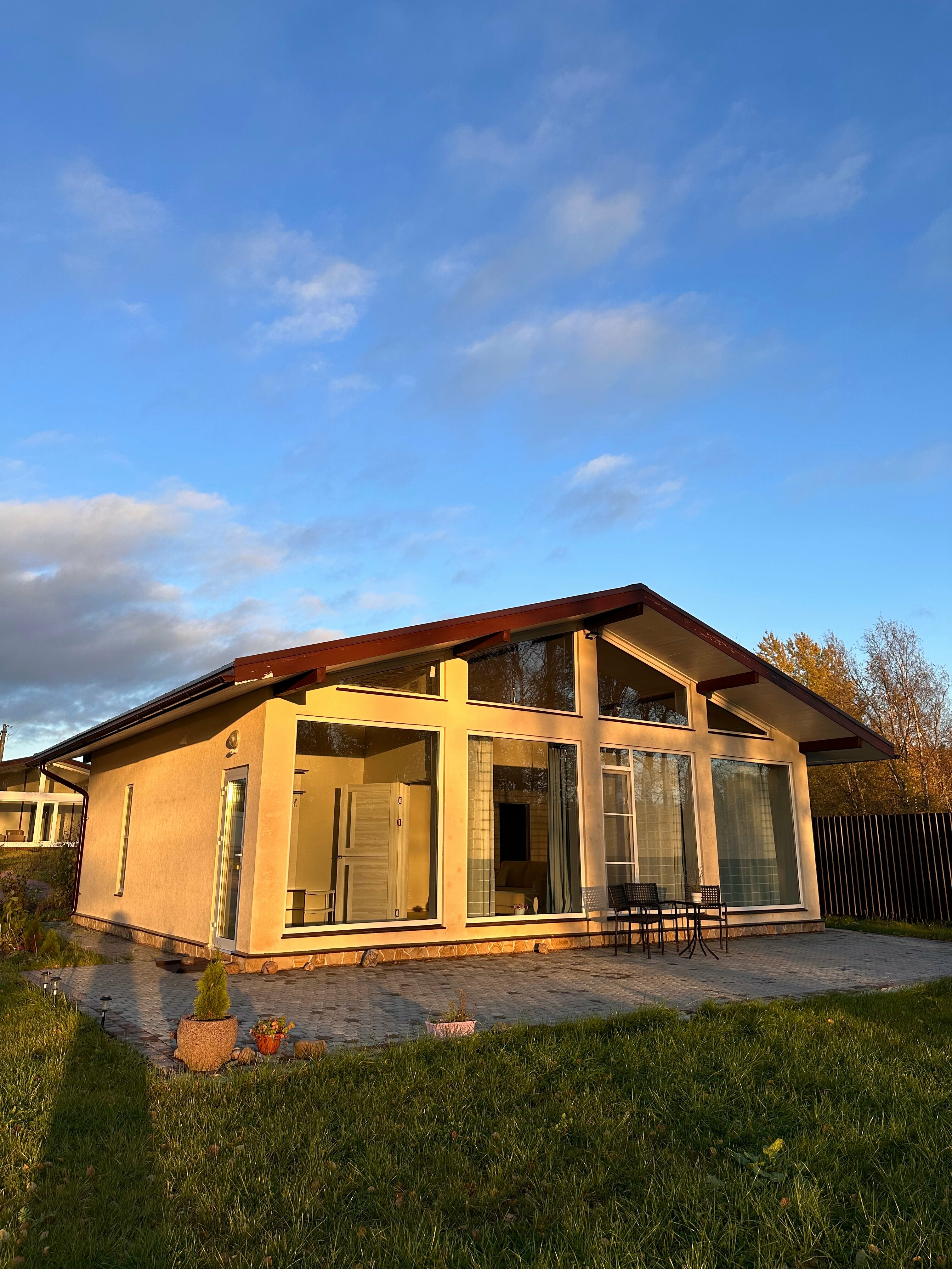 Коттедж с видом на озеро