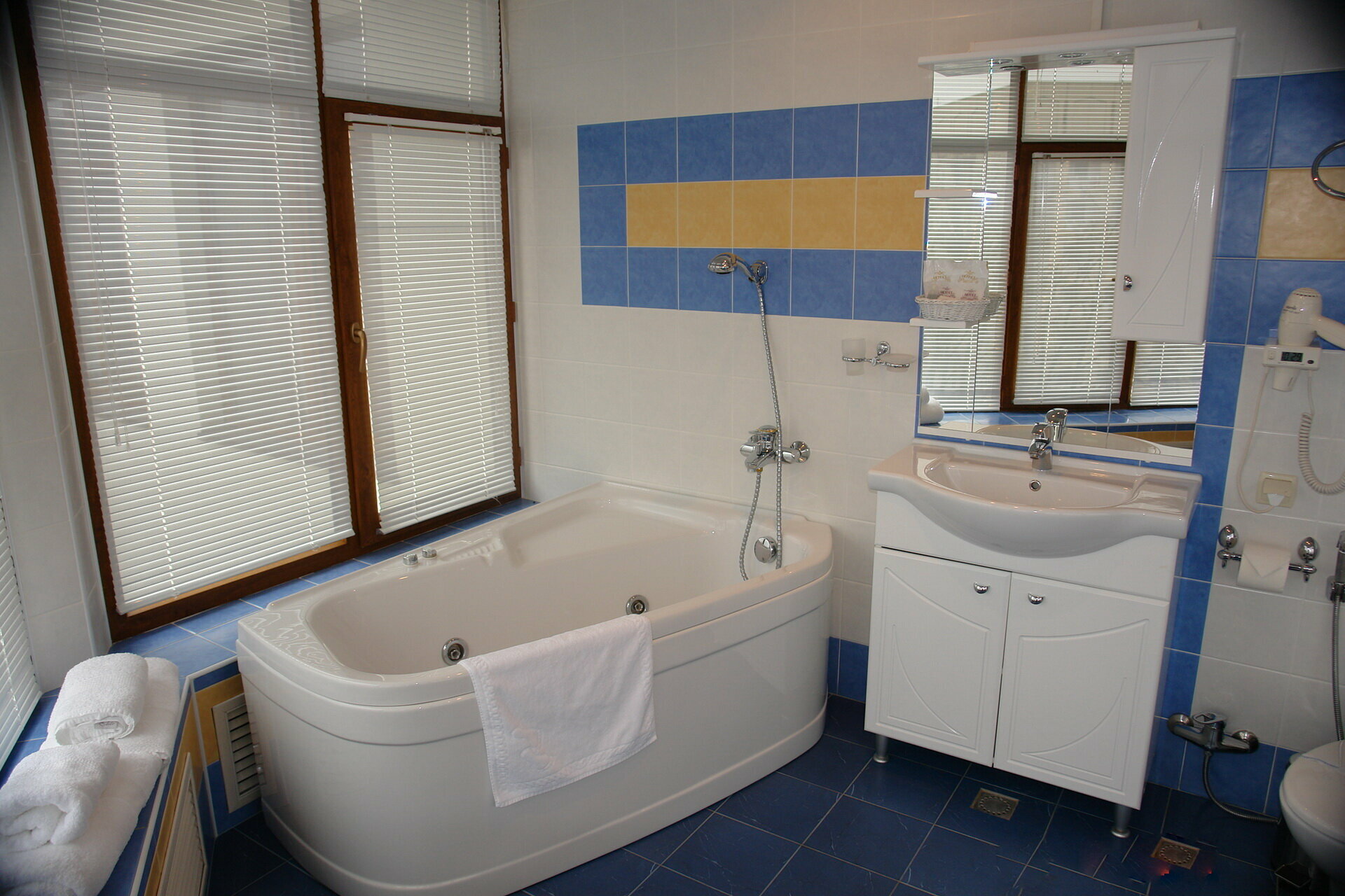 Двухуровневый четырехместный номер