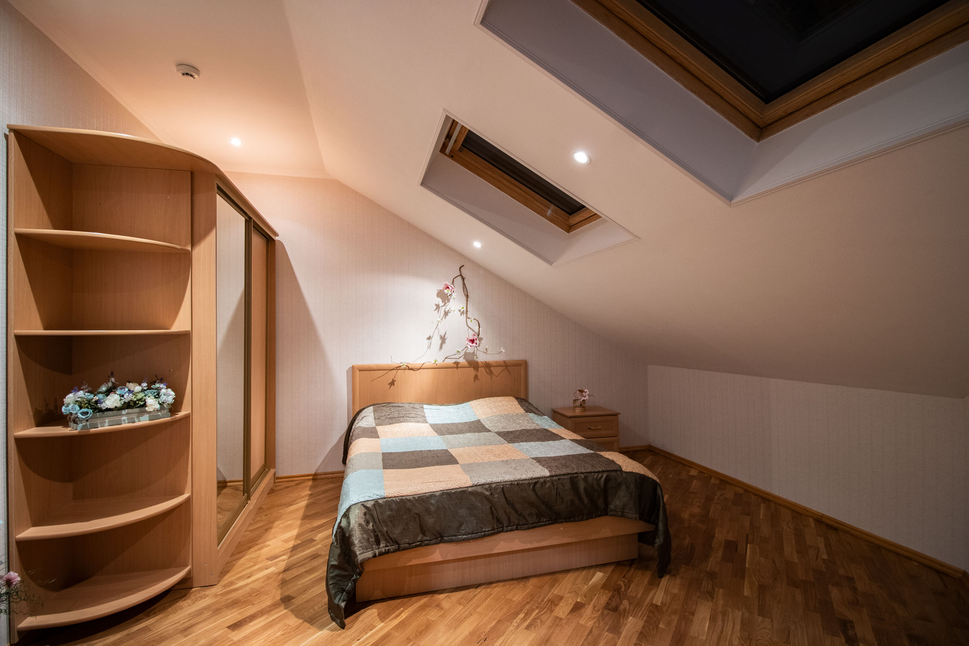 Двухуровневые апартаменты