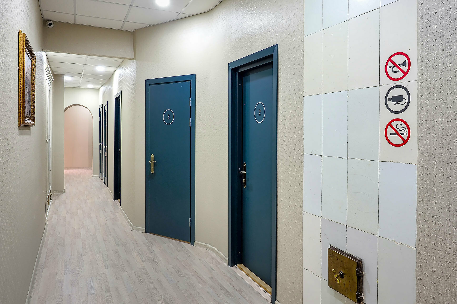 Трехместный номер с общей ванной комнатой