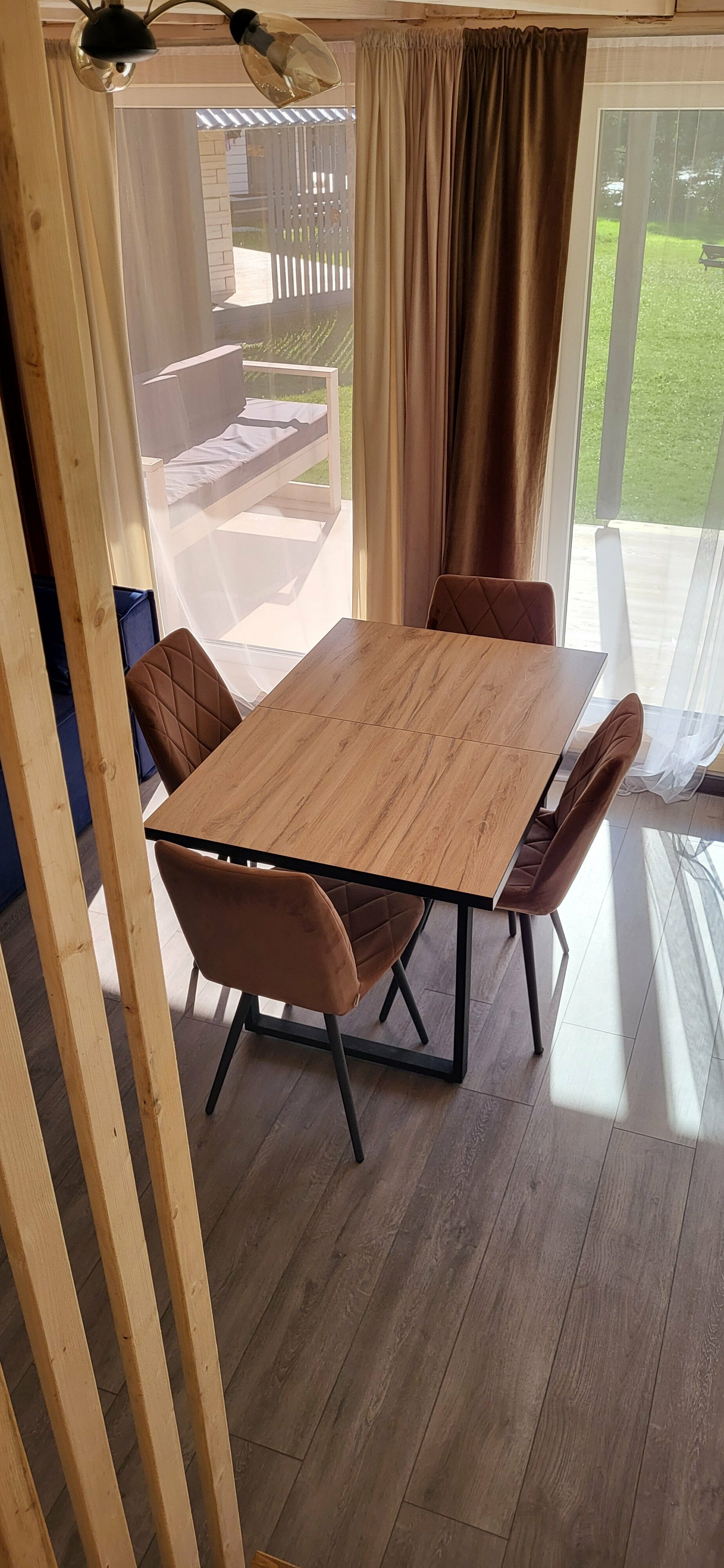 Коттедж с балконом