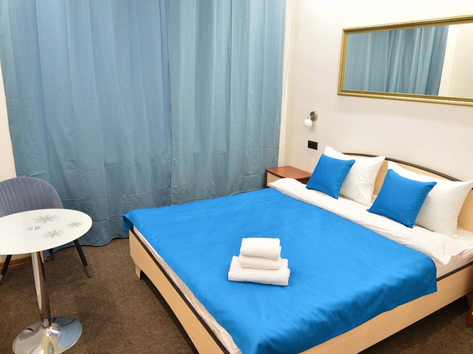 Двухместный номер Делюкс с 1 кроватью и душем