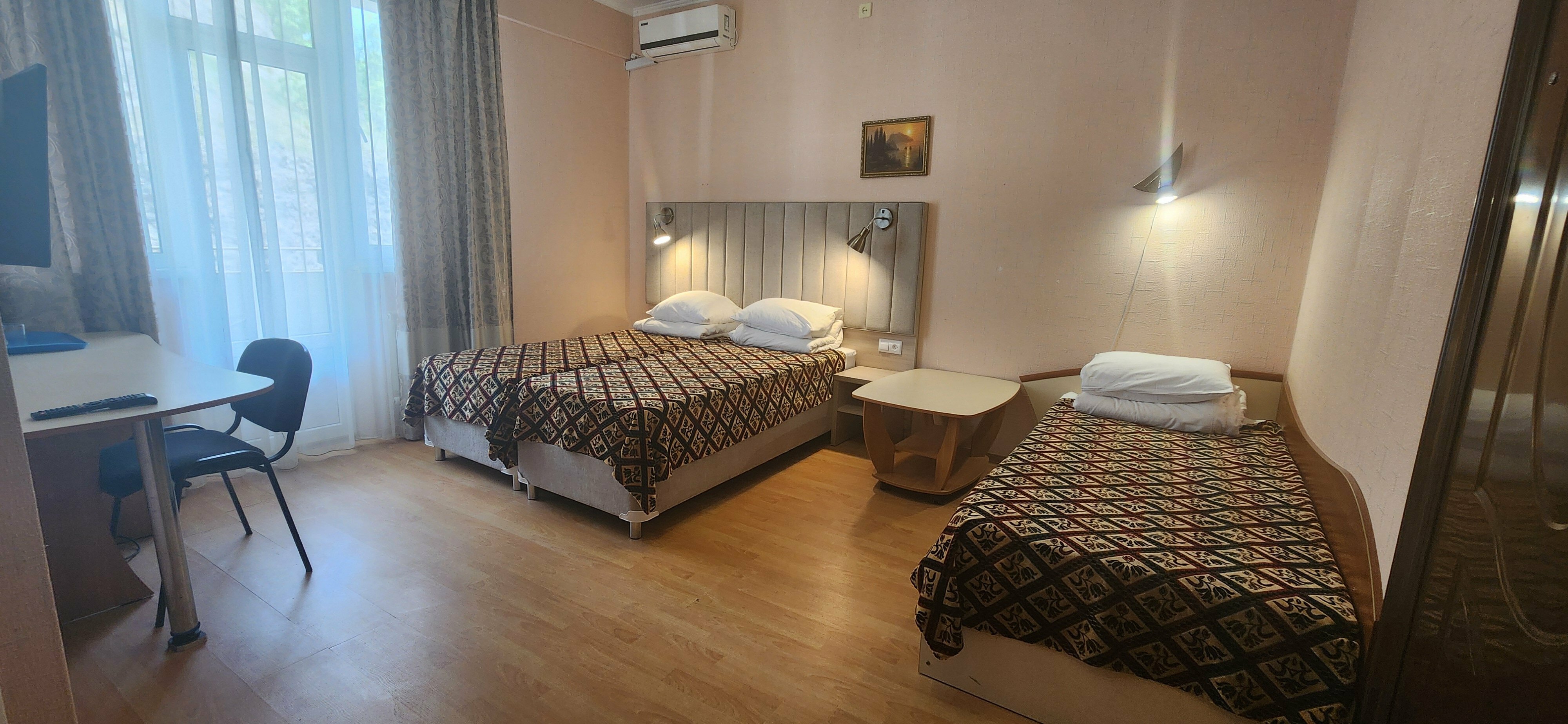 Бюджетный трехместный номер