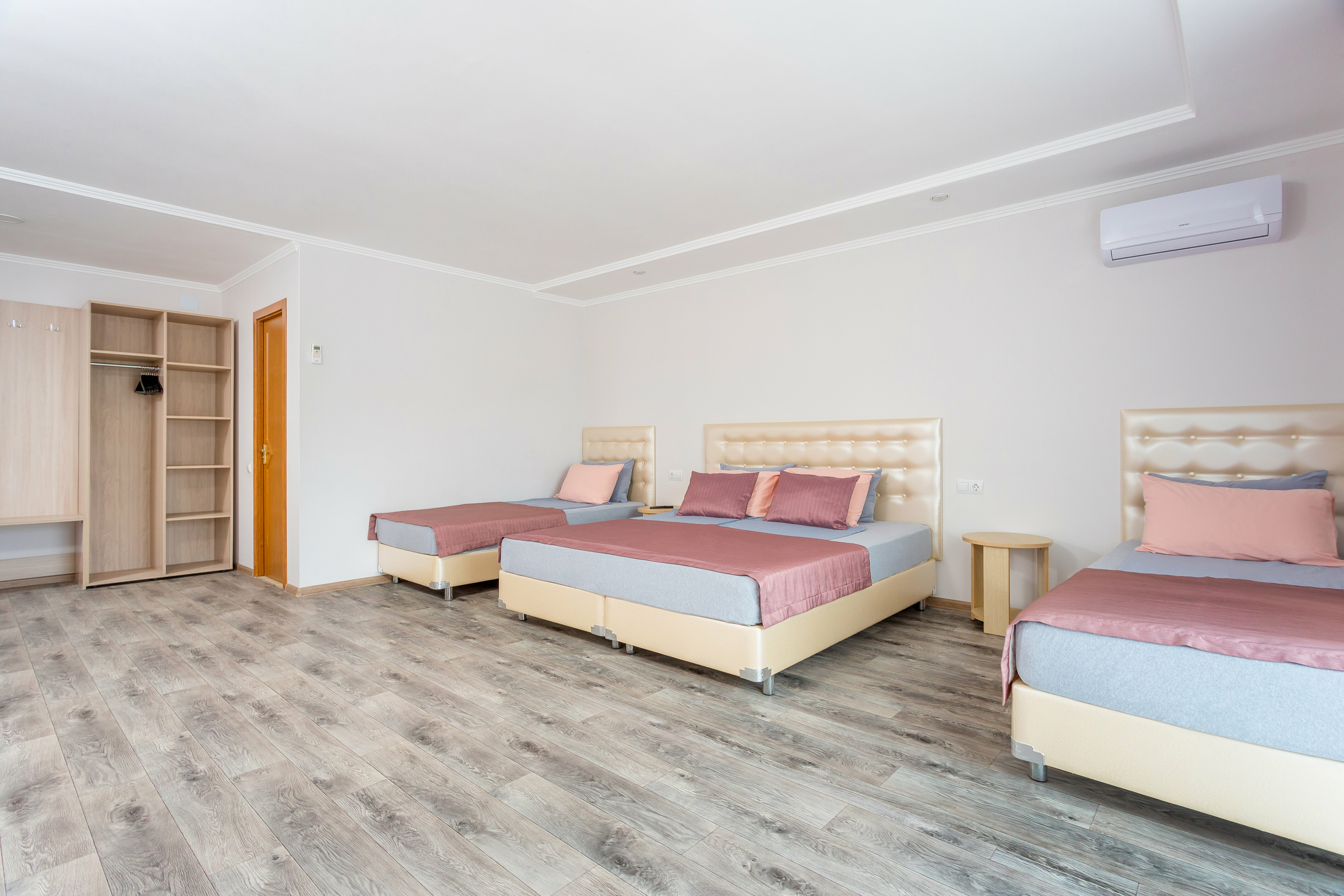 Улучшенный четырехместный номер