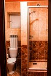 Трехместный номер с собственной внешней ванной комнатой в Сияние