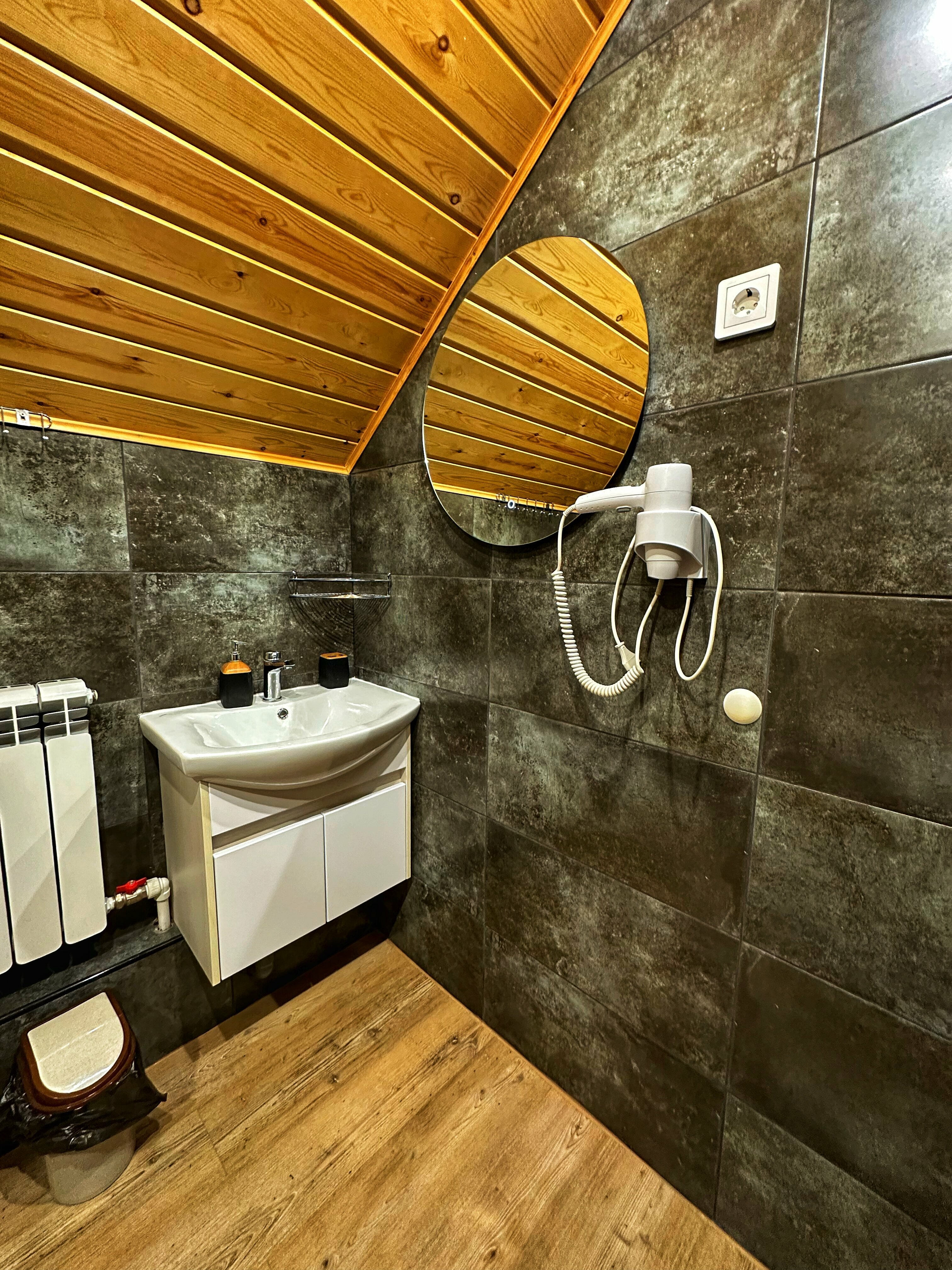 Коттедж с балконом